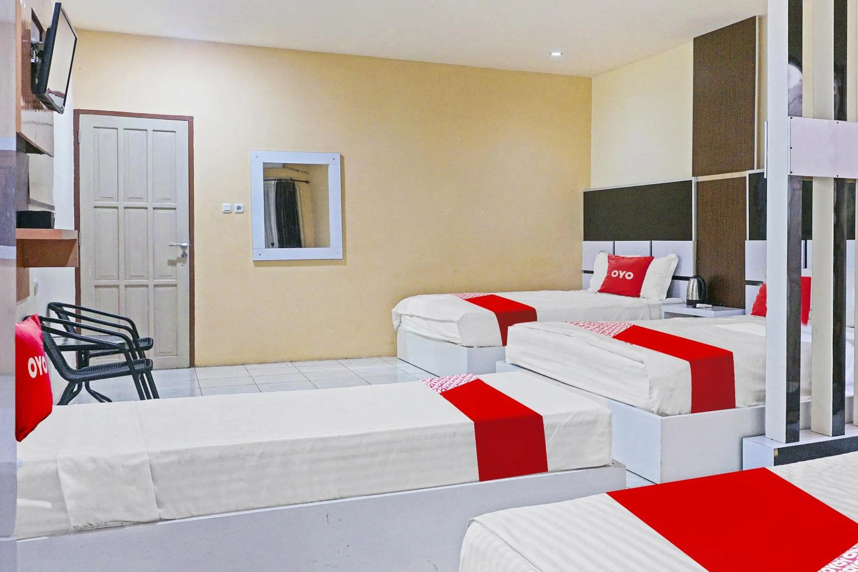 Bedroom in COLLECTION O 91331 Hotel Grand Saota Soppeng