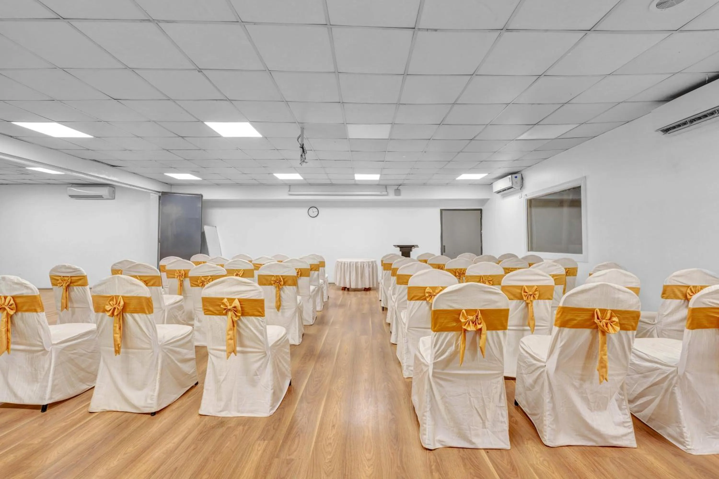 Banquet/Function facilities in UPAR Hotels Indiranagar