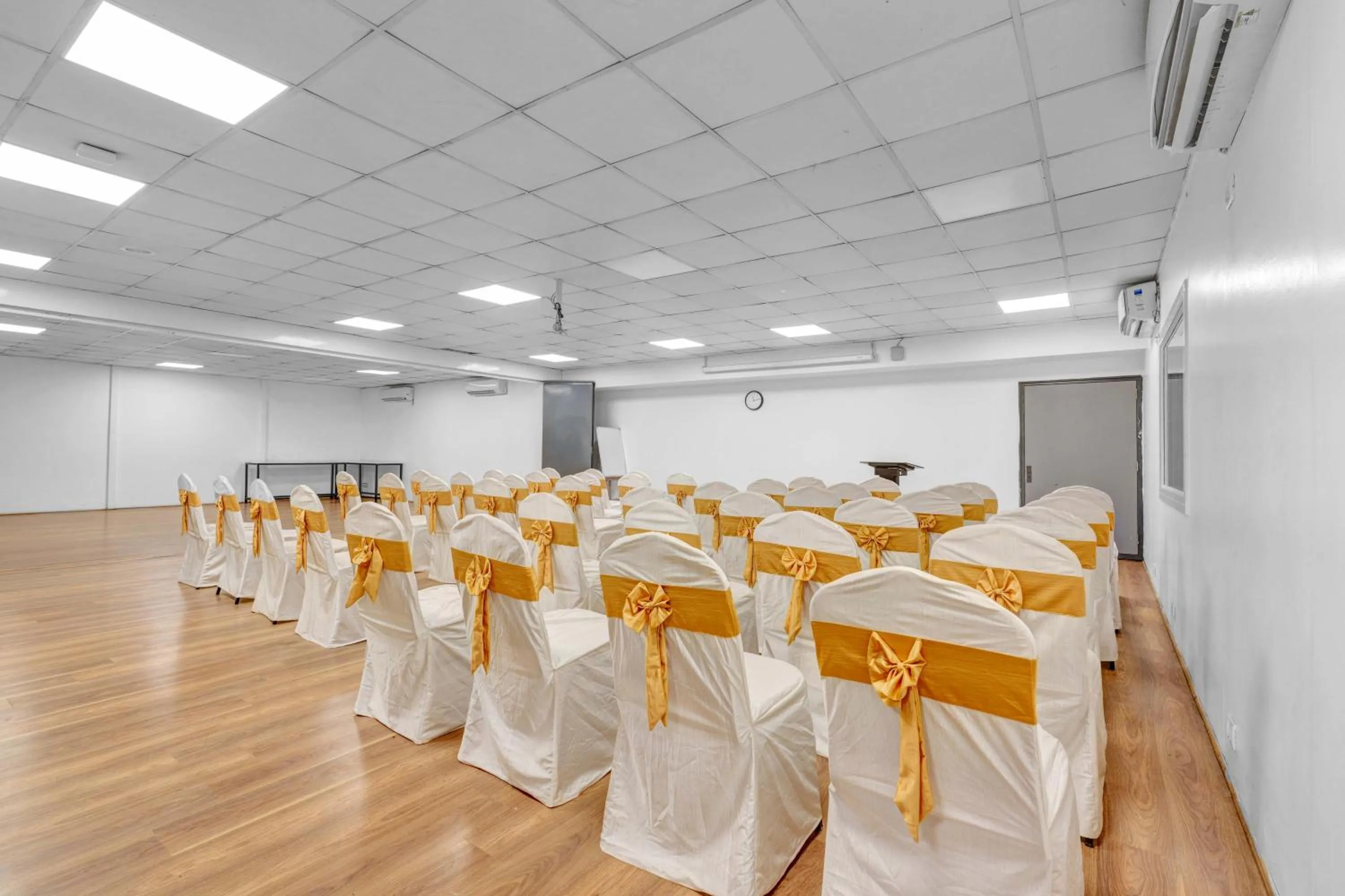 Banquet/Function facilities in UPAR Hotels Indiranagar