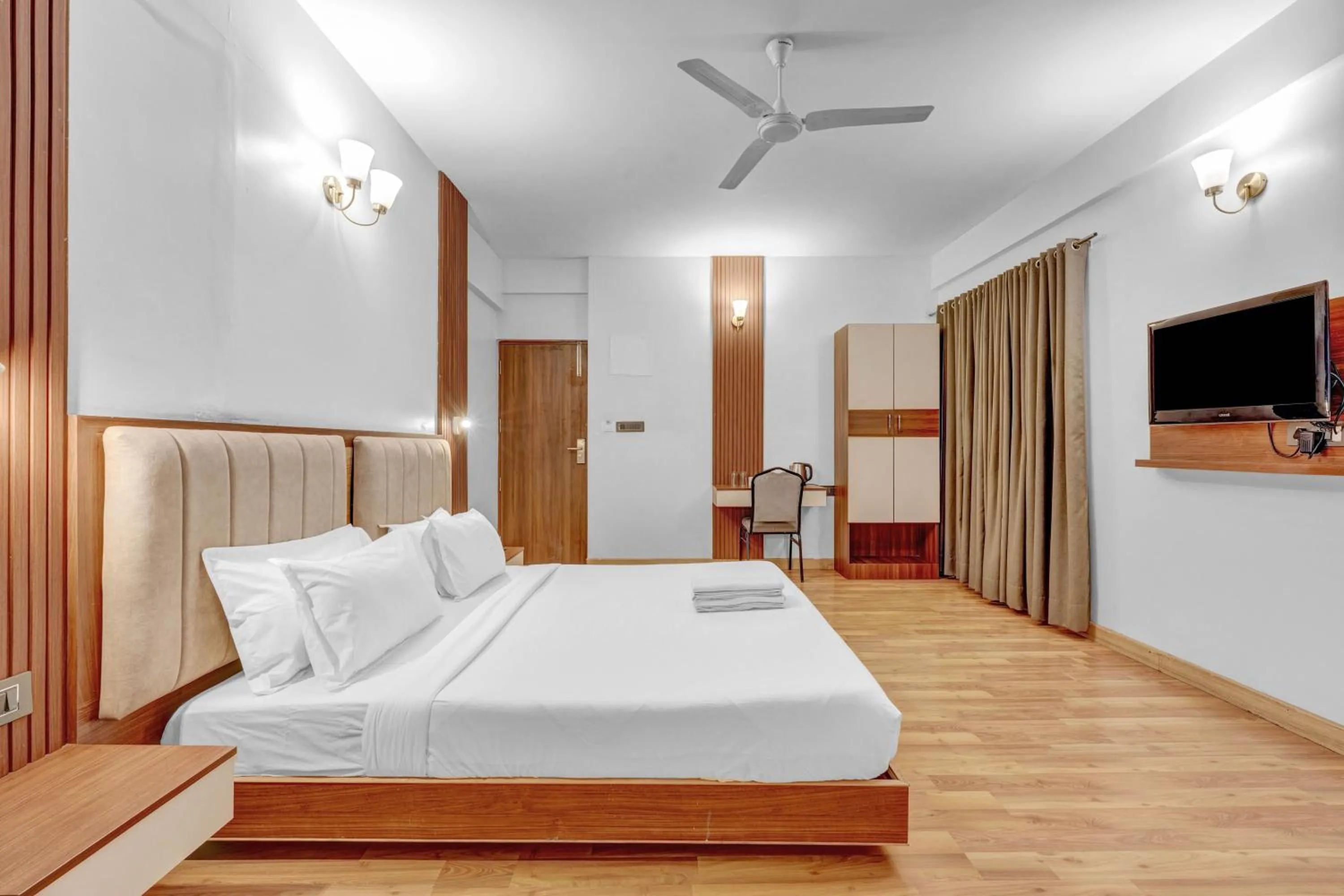 Bedroom, Bed in UPAR Hotels Indiranagar