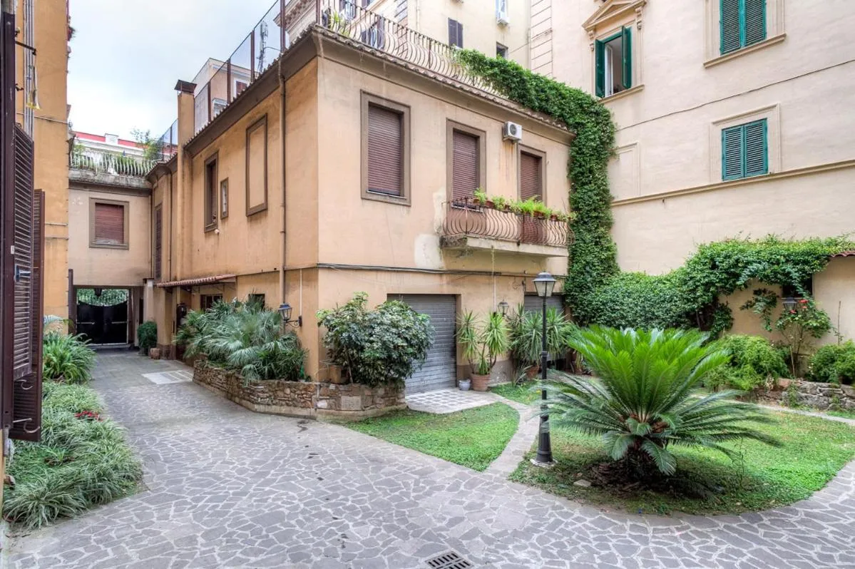 Inner courtyard view in femasuites