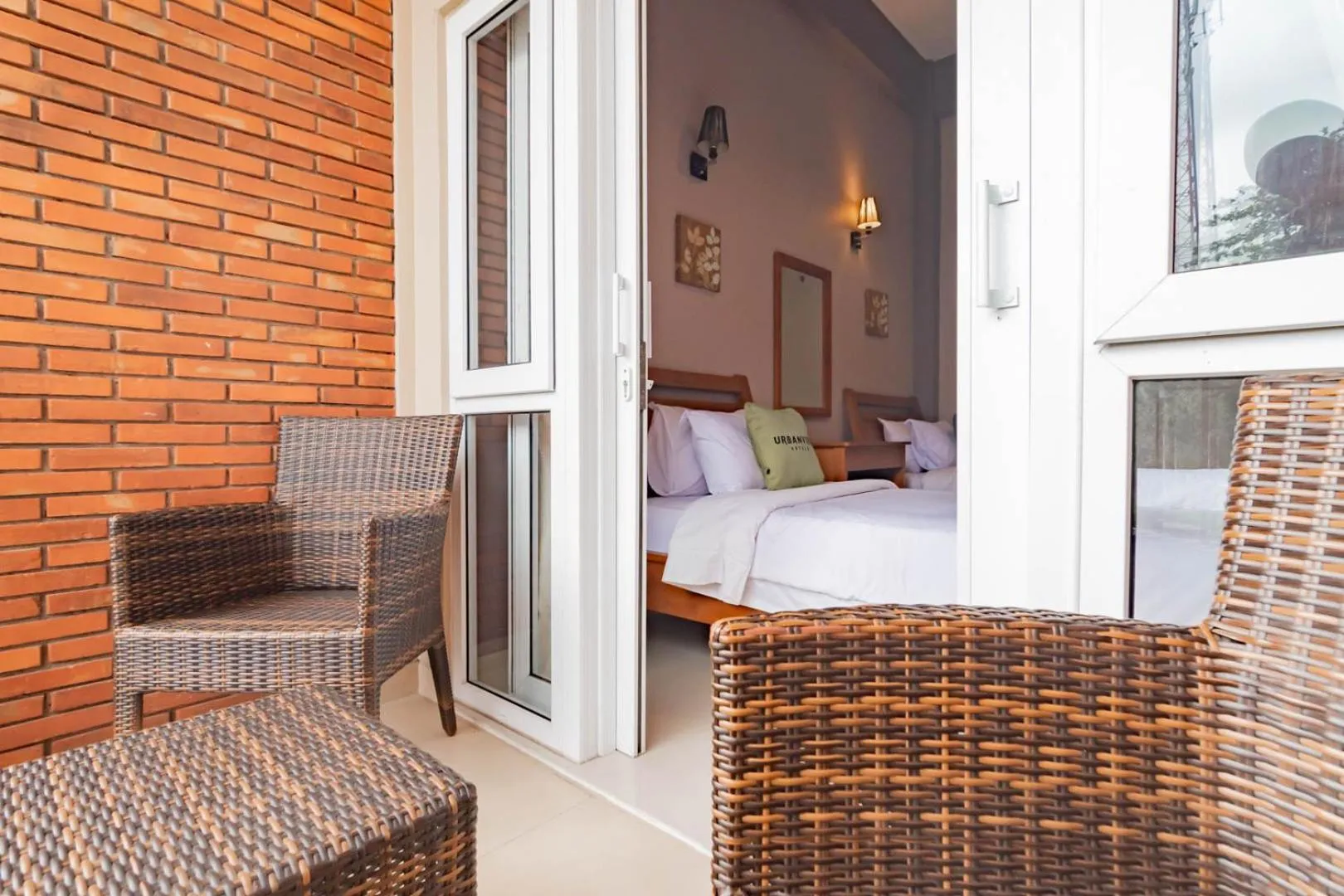 Seating area, Bed in Urbanview Hotel Syariah Insani Cisarua Puncak