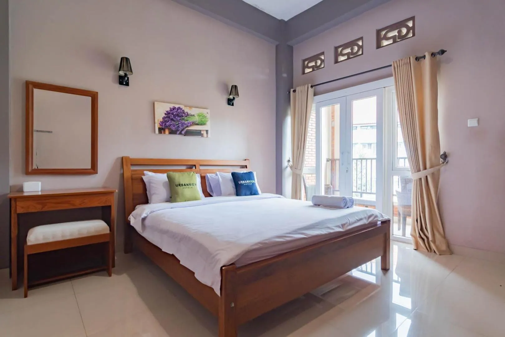 Bed in Urbanview Hotel Syariah Insani Cisarua Puncak