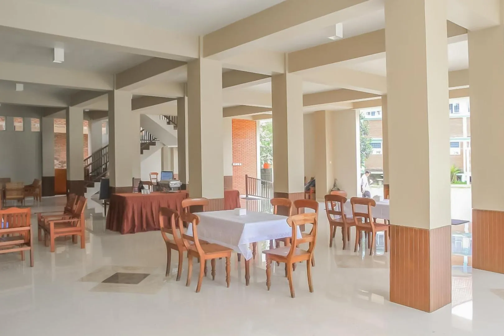 Seating area in Urbanview Hotel Syariah Insani Cisarua Puncak