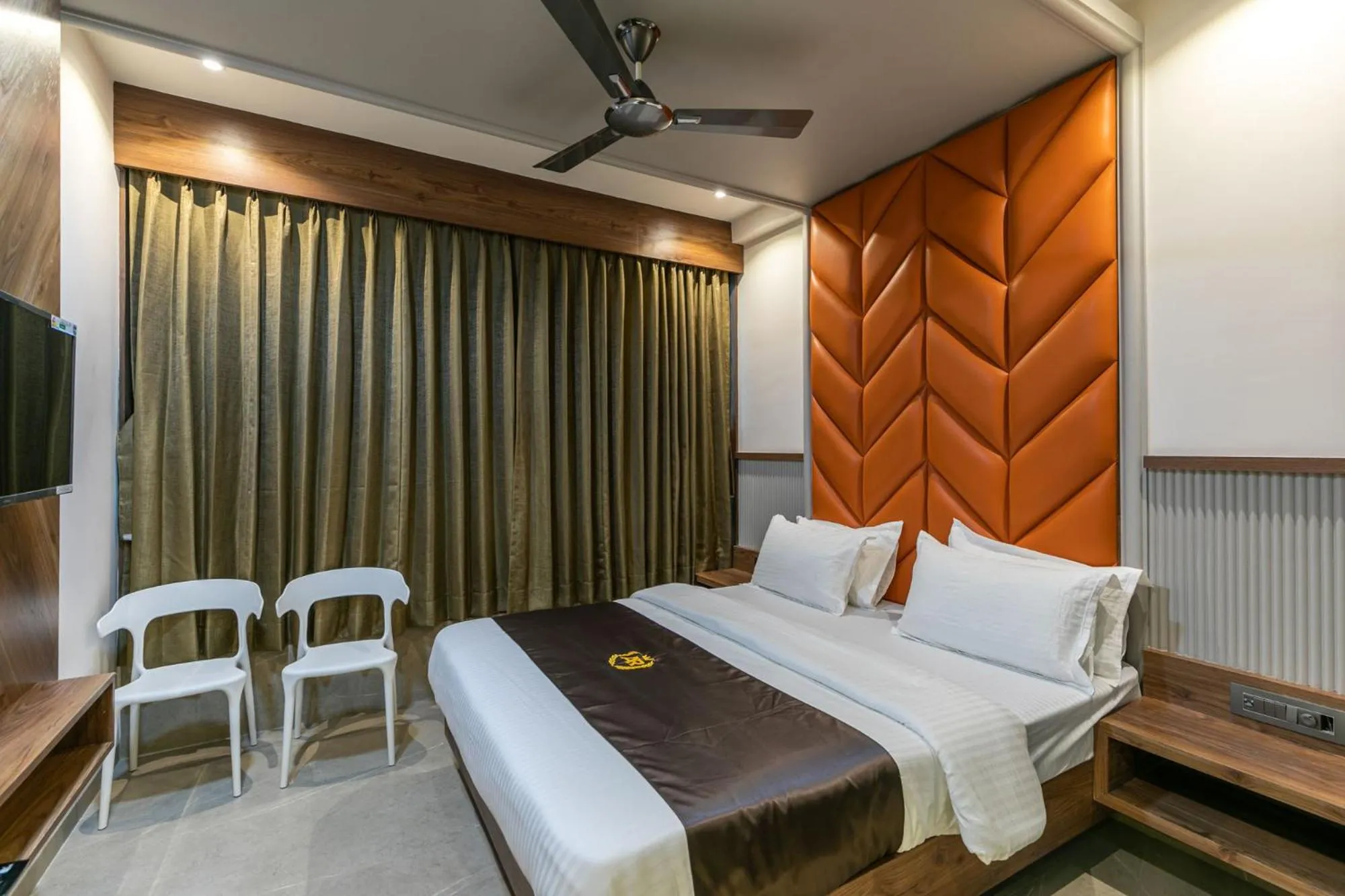 Bed in Hotel AR Residency