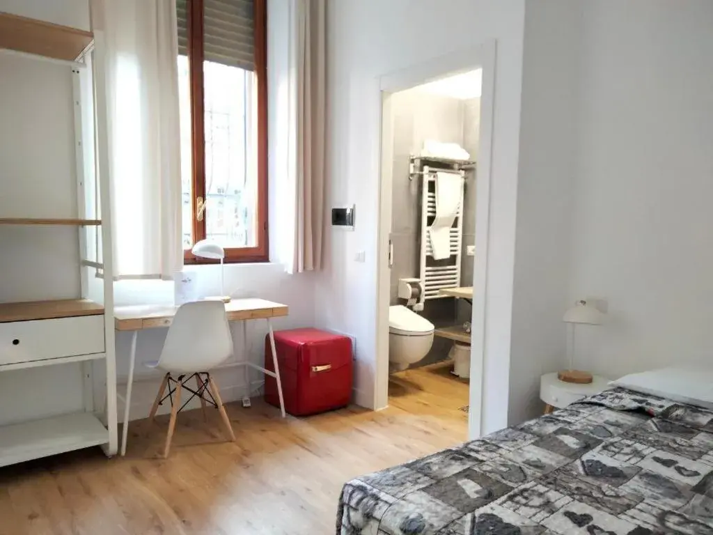 Single Room with Private Bathroom - single occupancy in La Villa bed & breakfast Single Room with Private Bathroom - single occupancy in La Villa bed & breakfast