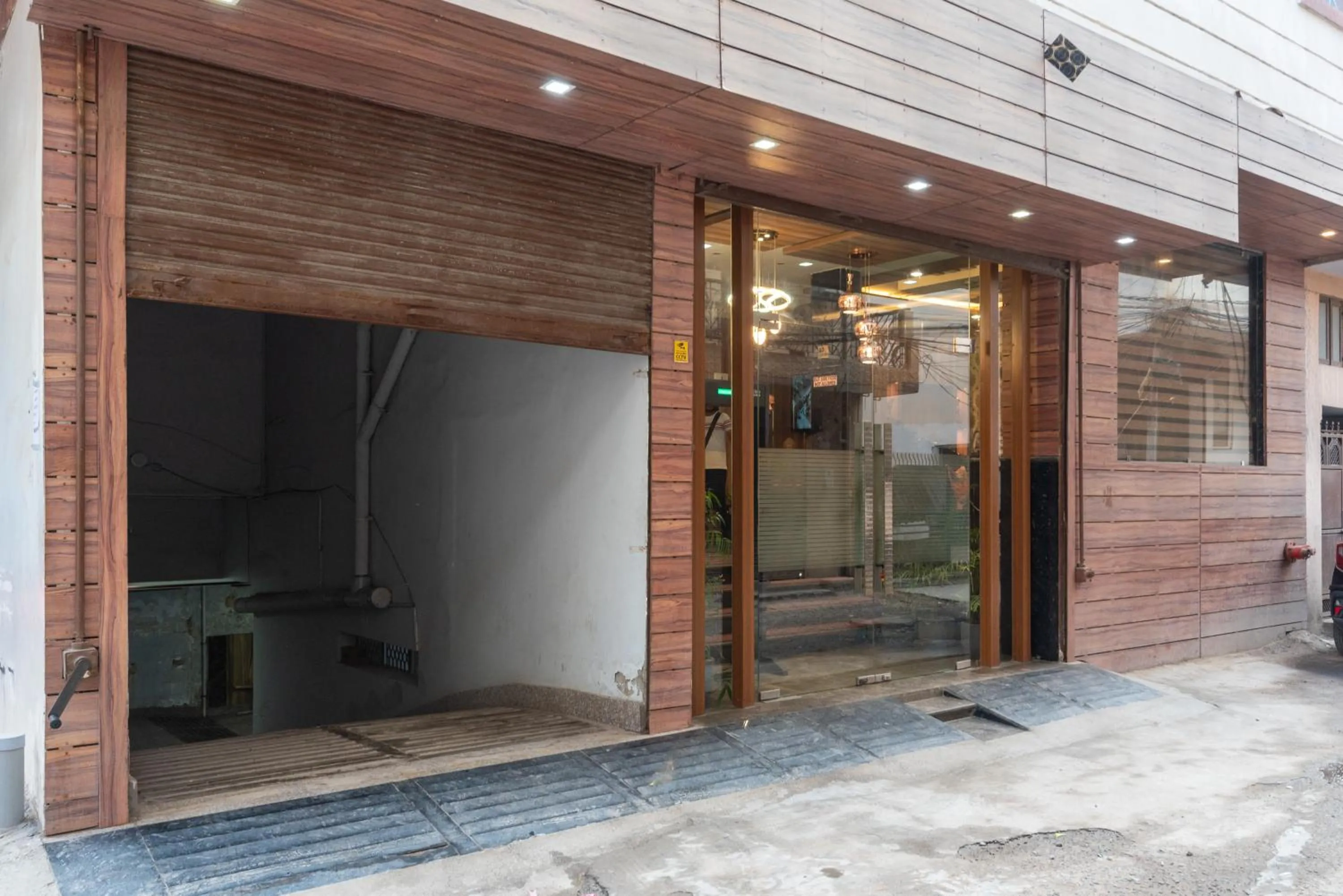 On site in Hotel Royal Inn igi