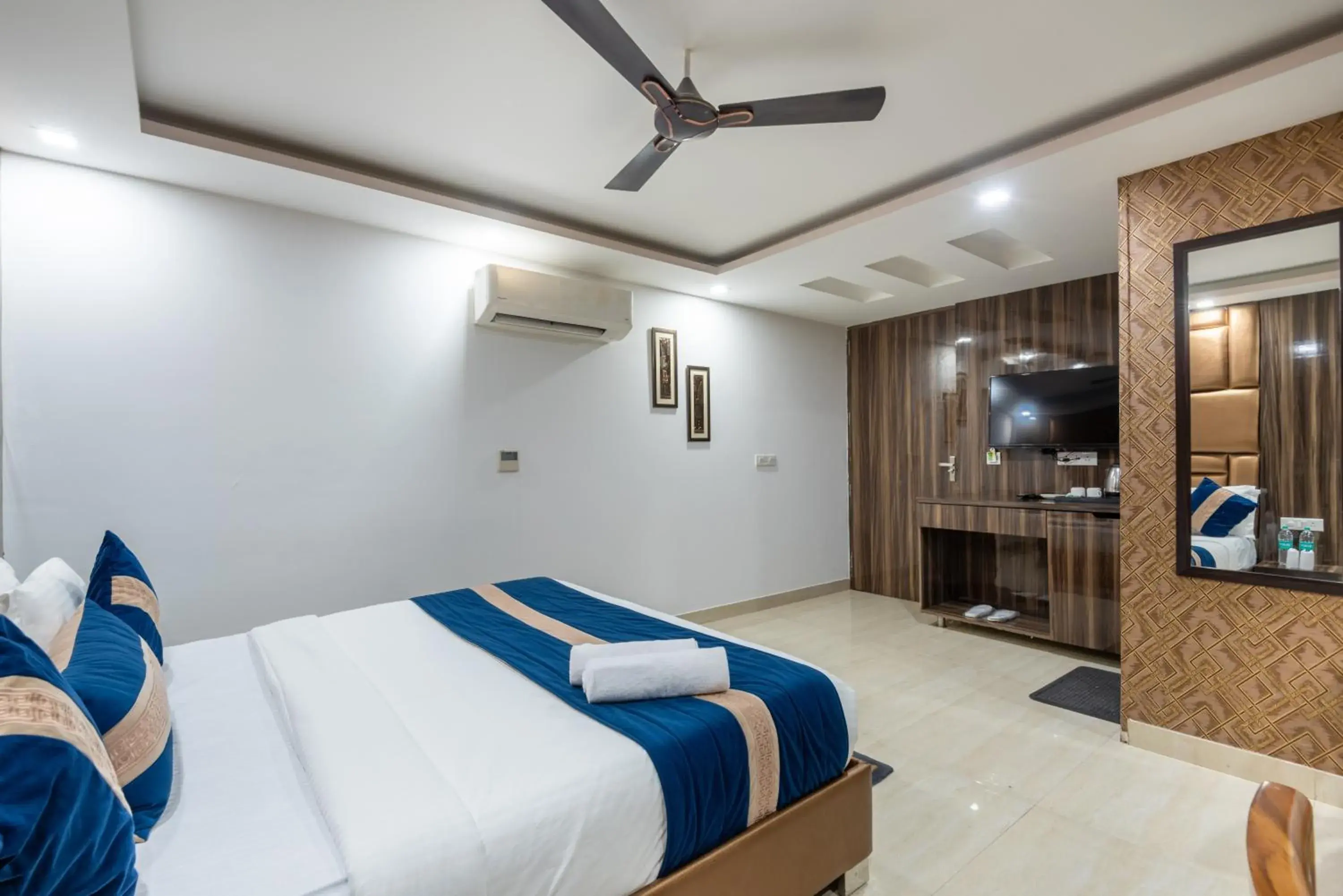 Suite with City View in Hotel Royal Inn igi Suite with City View in Hotel Royal Inn igi