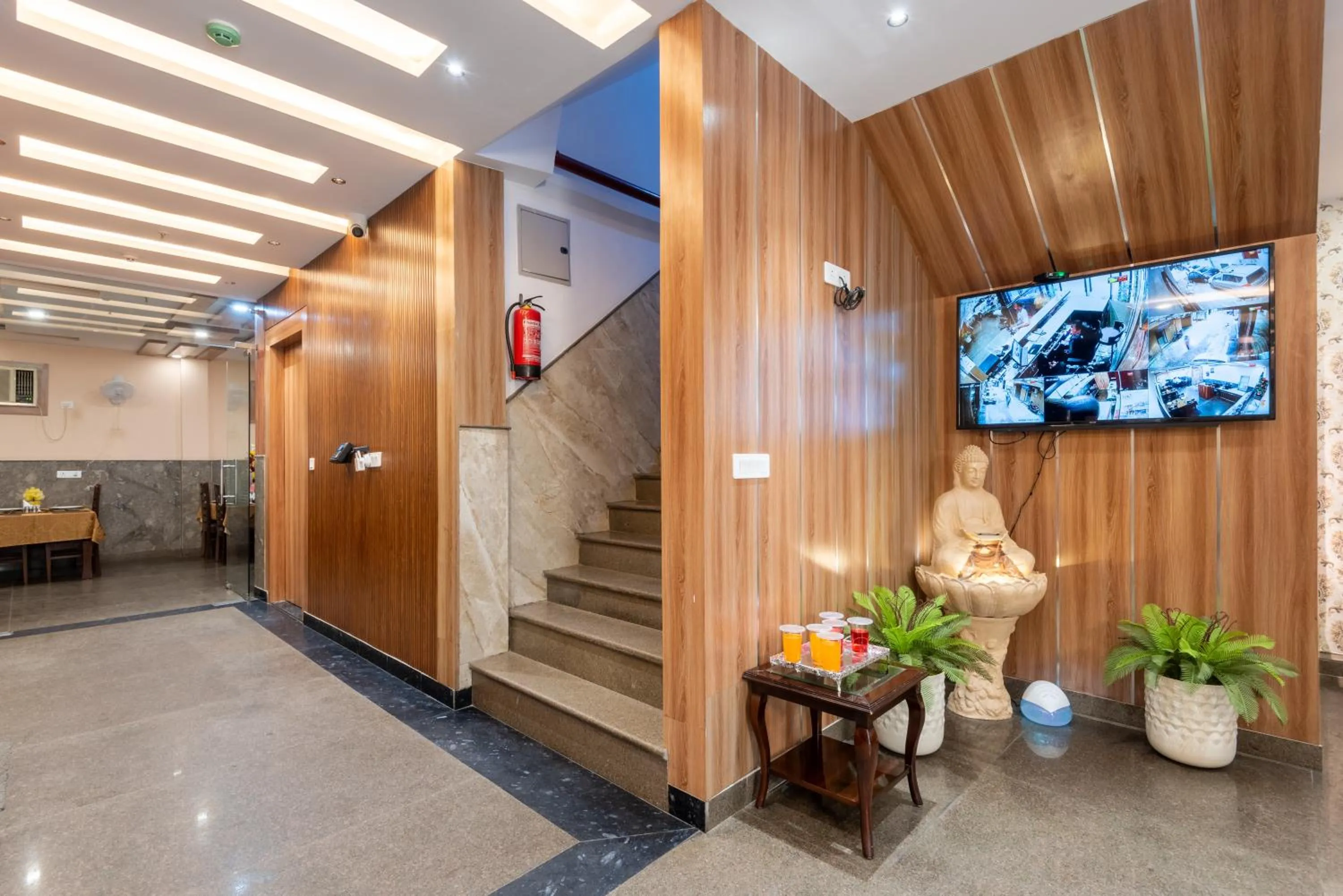 Lobby or reception in Hotel Royal Inn igi