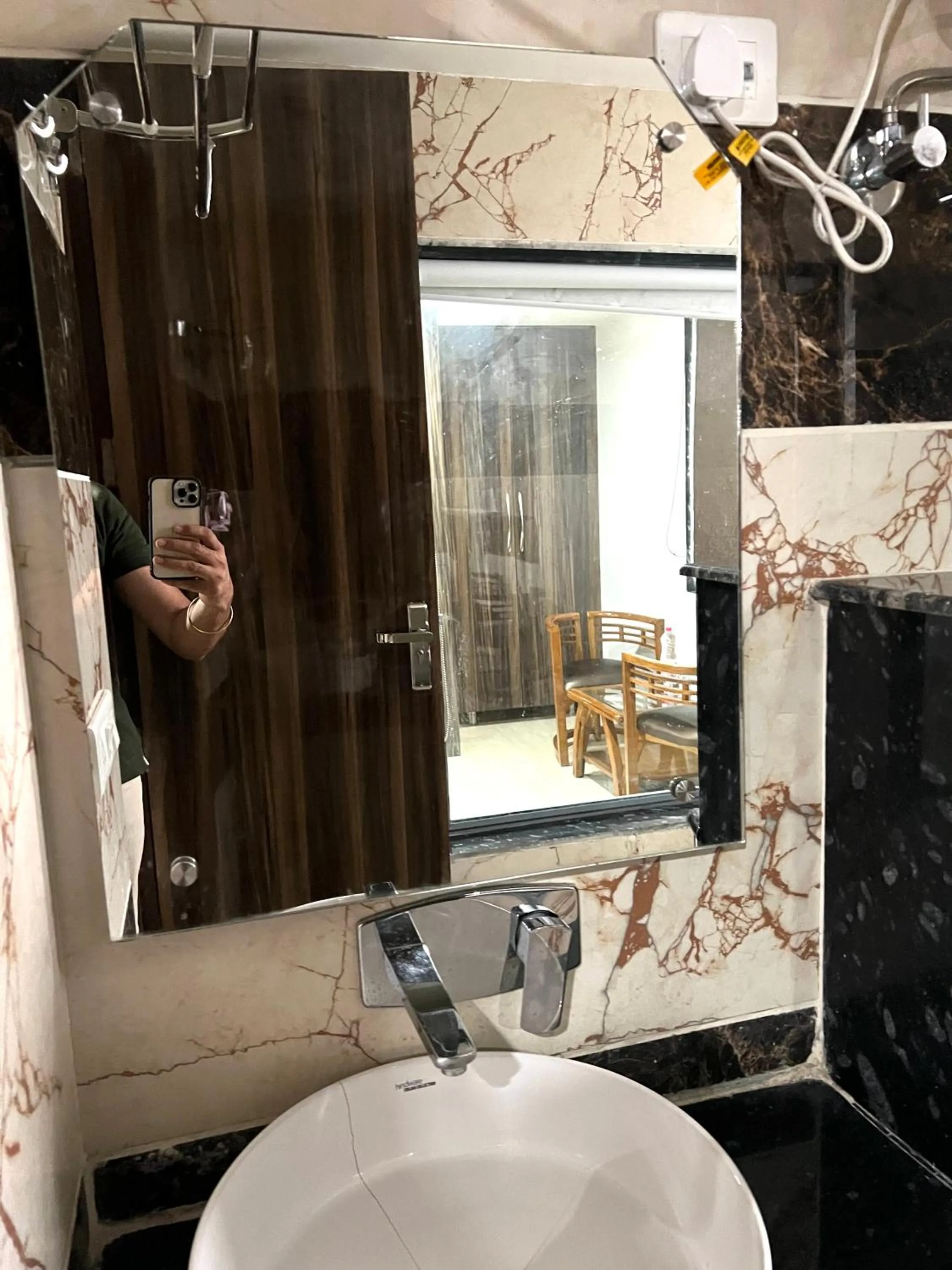 Bathroom in Hotel Royal Inn igi