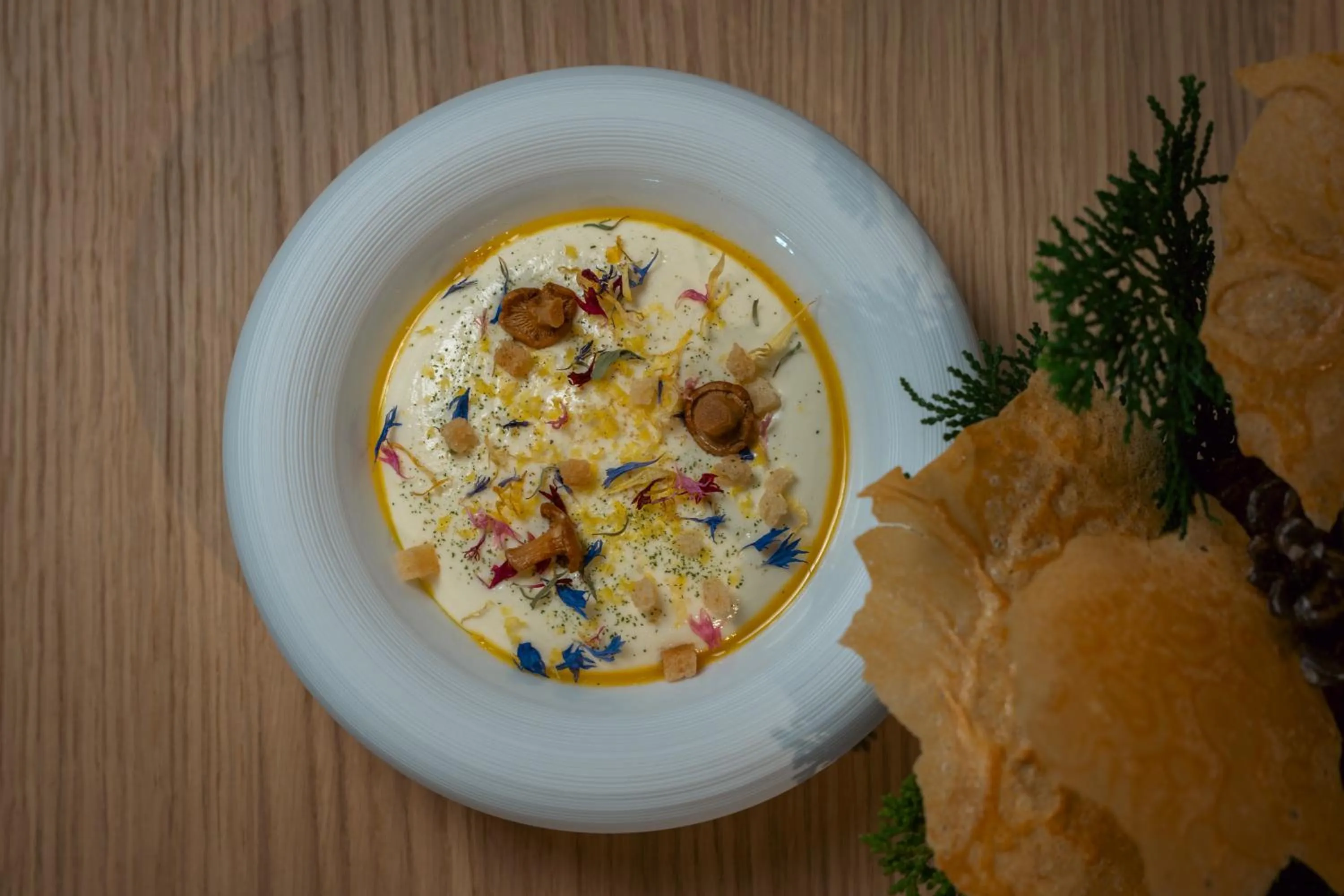 Restaurant/places to eat in Peanut Mountain Lodge & Le Communal