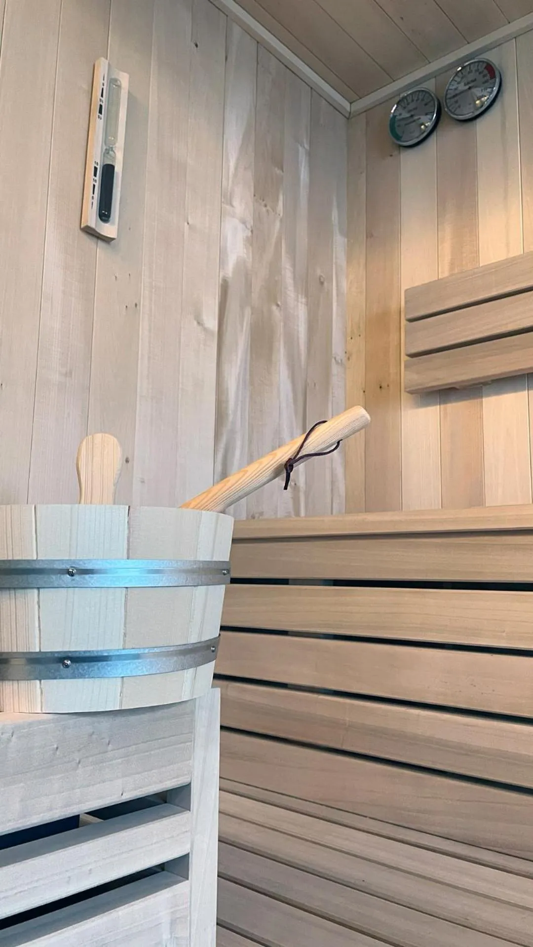 Sauna in Peanut Mountain Lodge & Le Communal