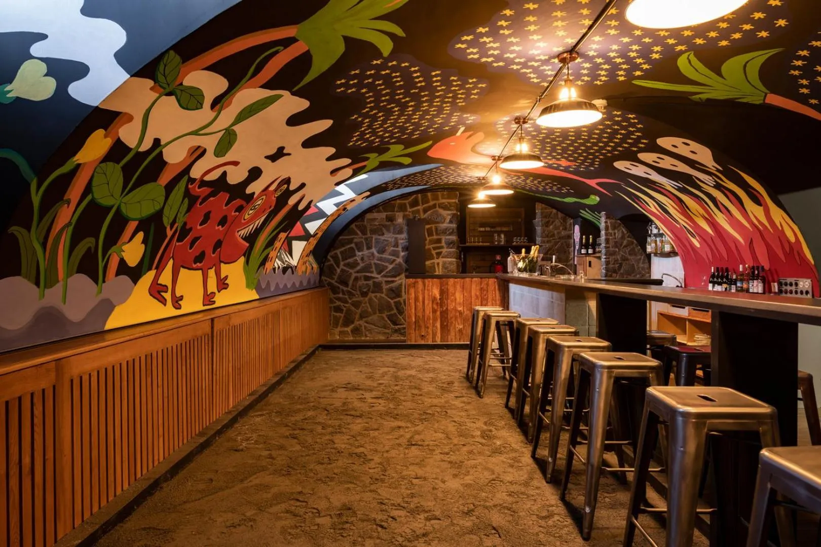 Lounge or bar in Peanut Mountain Lodge & Le Communal