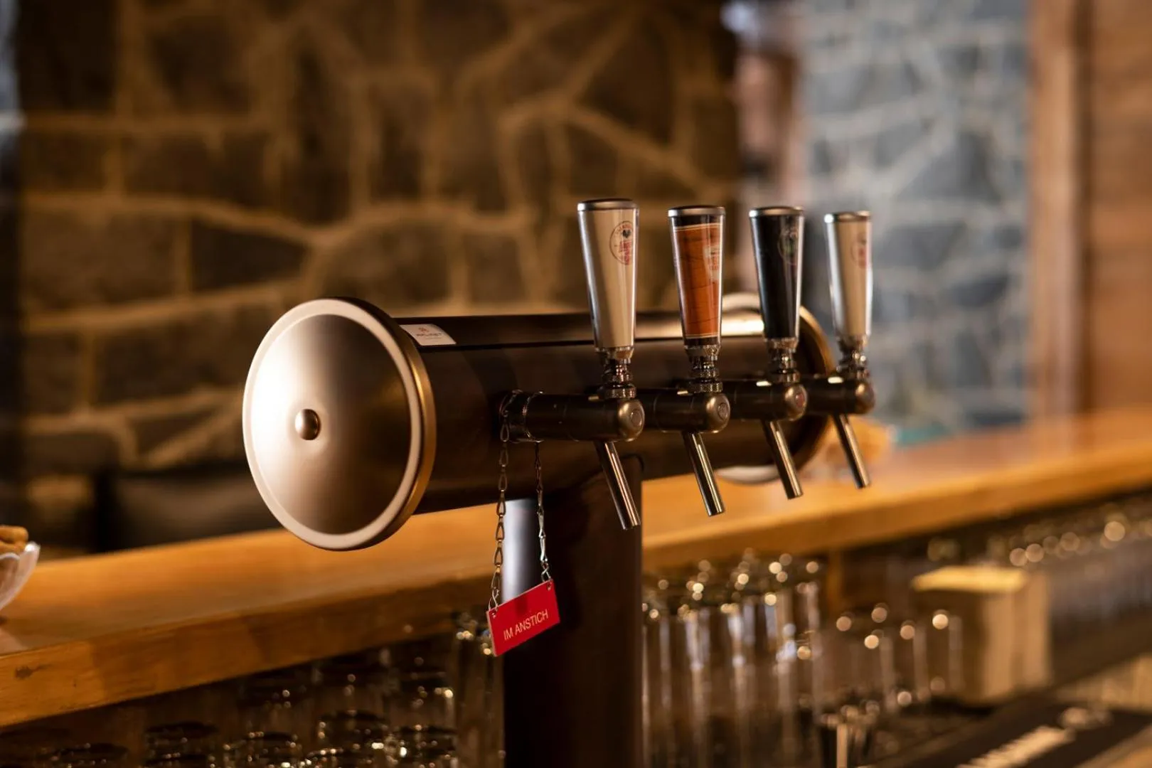 Restaurant/places to eat in Peanut Mountain Lodge & Le Communal