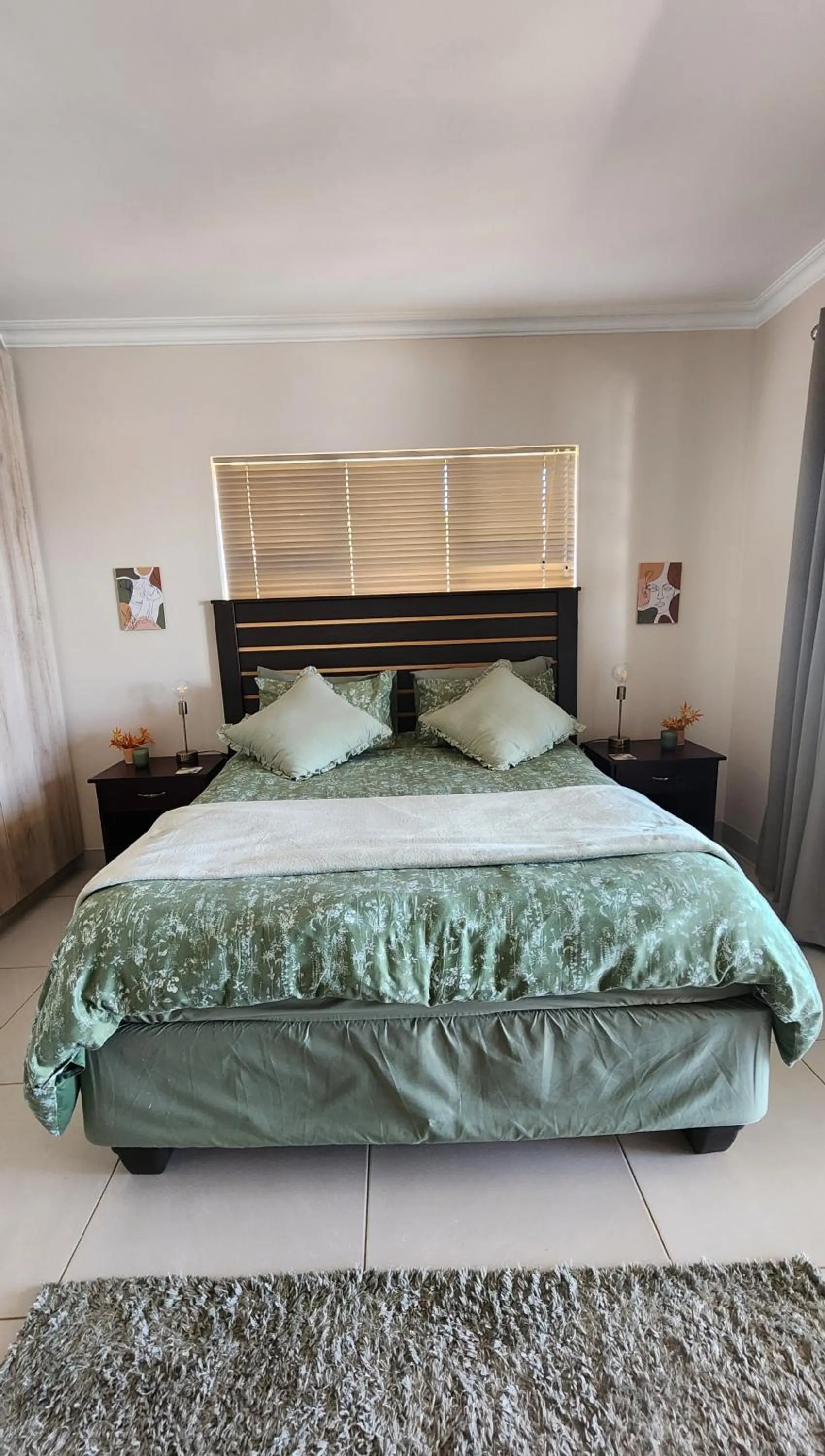 Bed in 25 On Rooiels