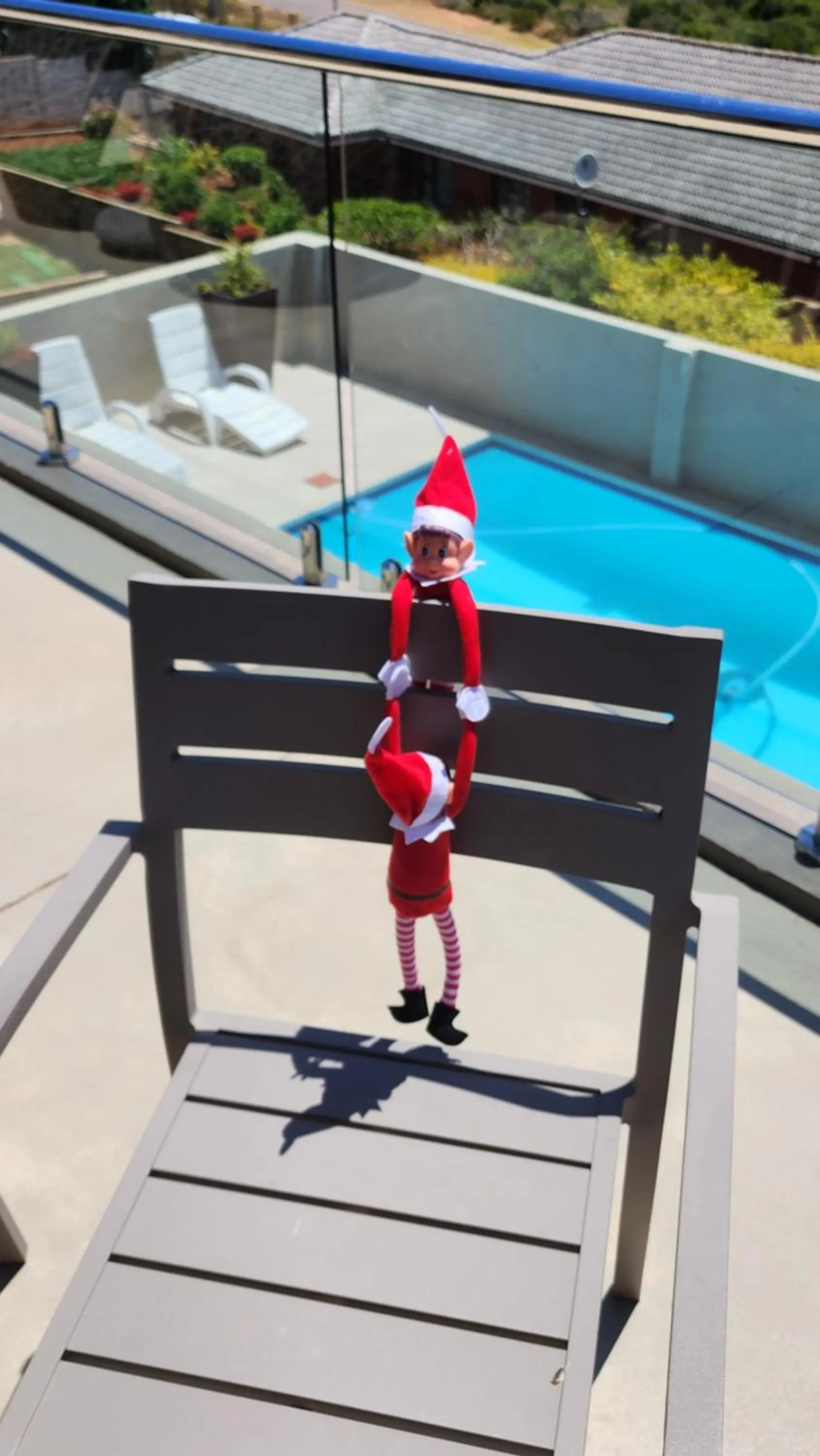 Property building in 25 On Rooiels