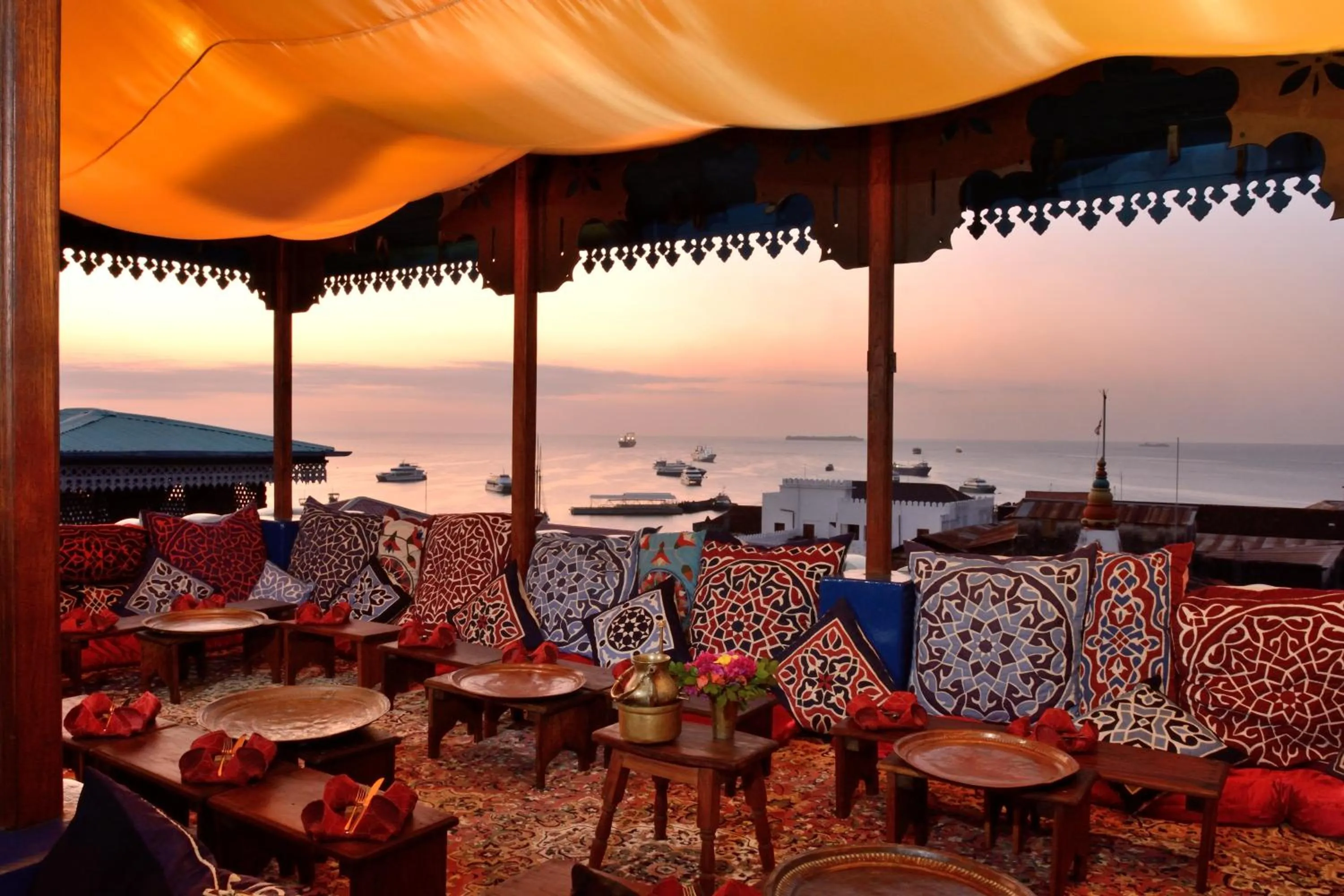 Restaurant/places to eat in Emerson on Hurumzi