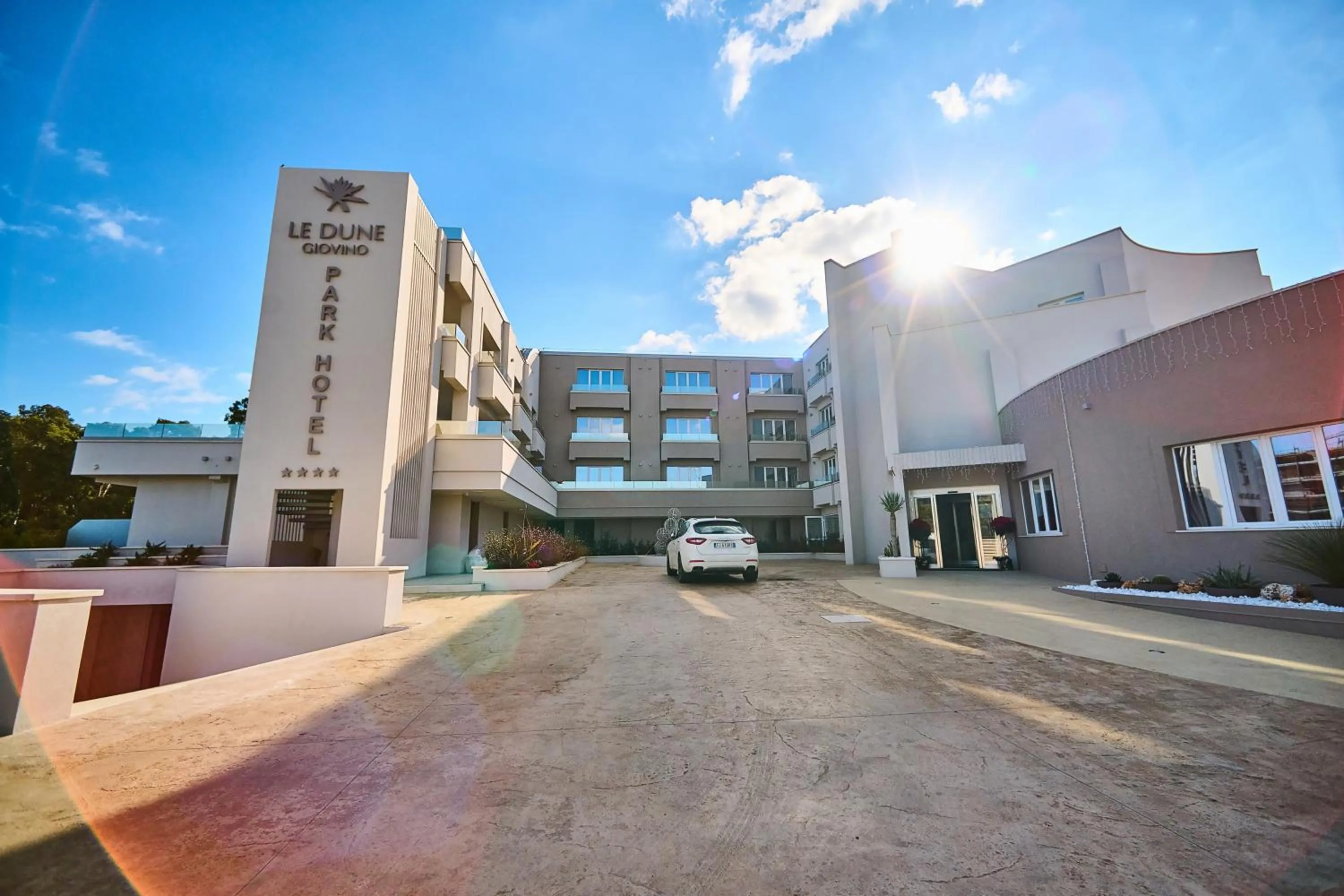 Property building in PARK HOTEL LE DUNE DI GIOVINO