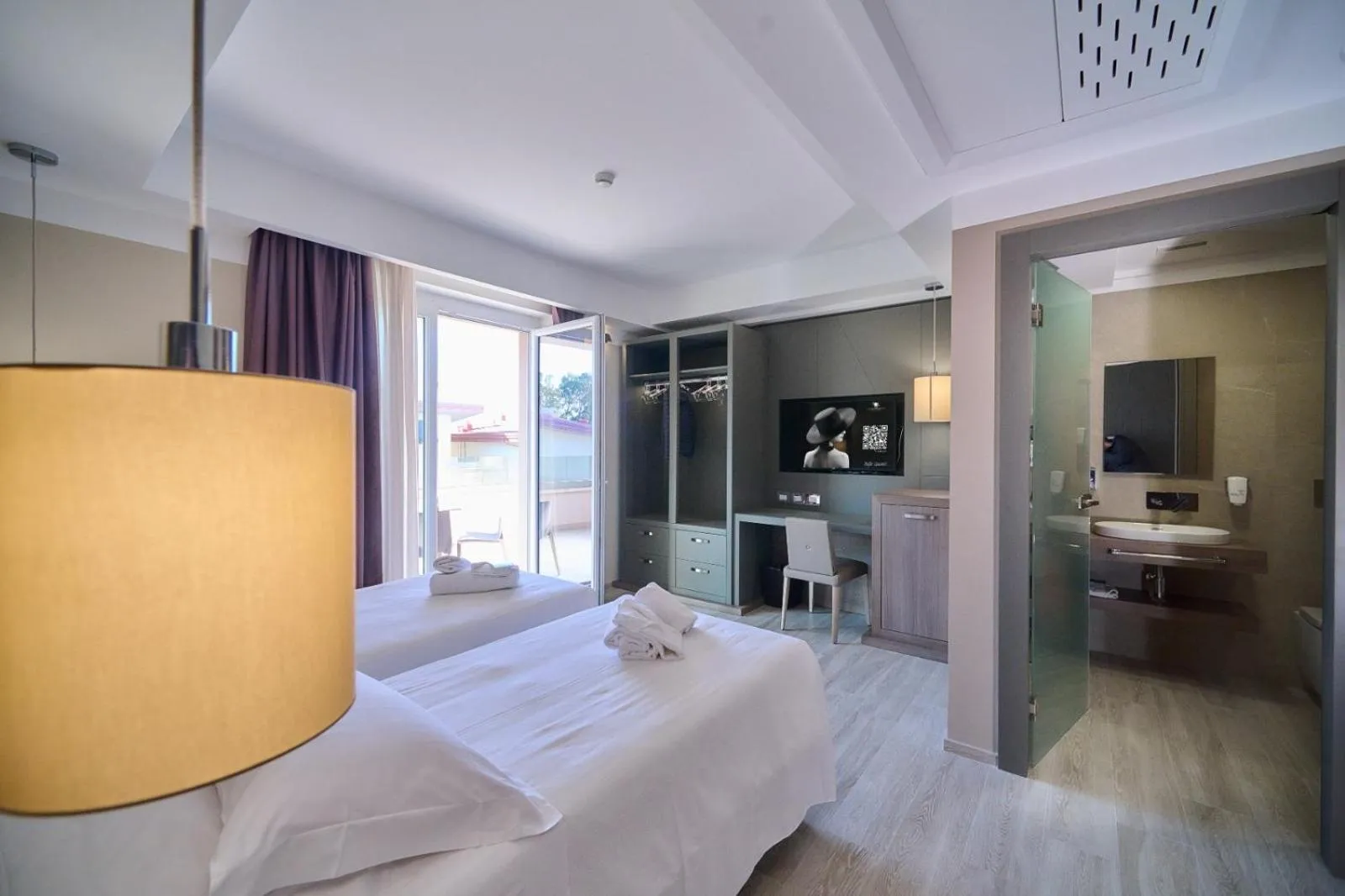 Bed in PARK HOTEL LE DUNE DI GIOVINO