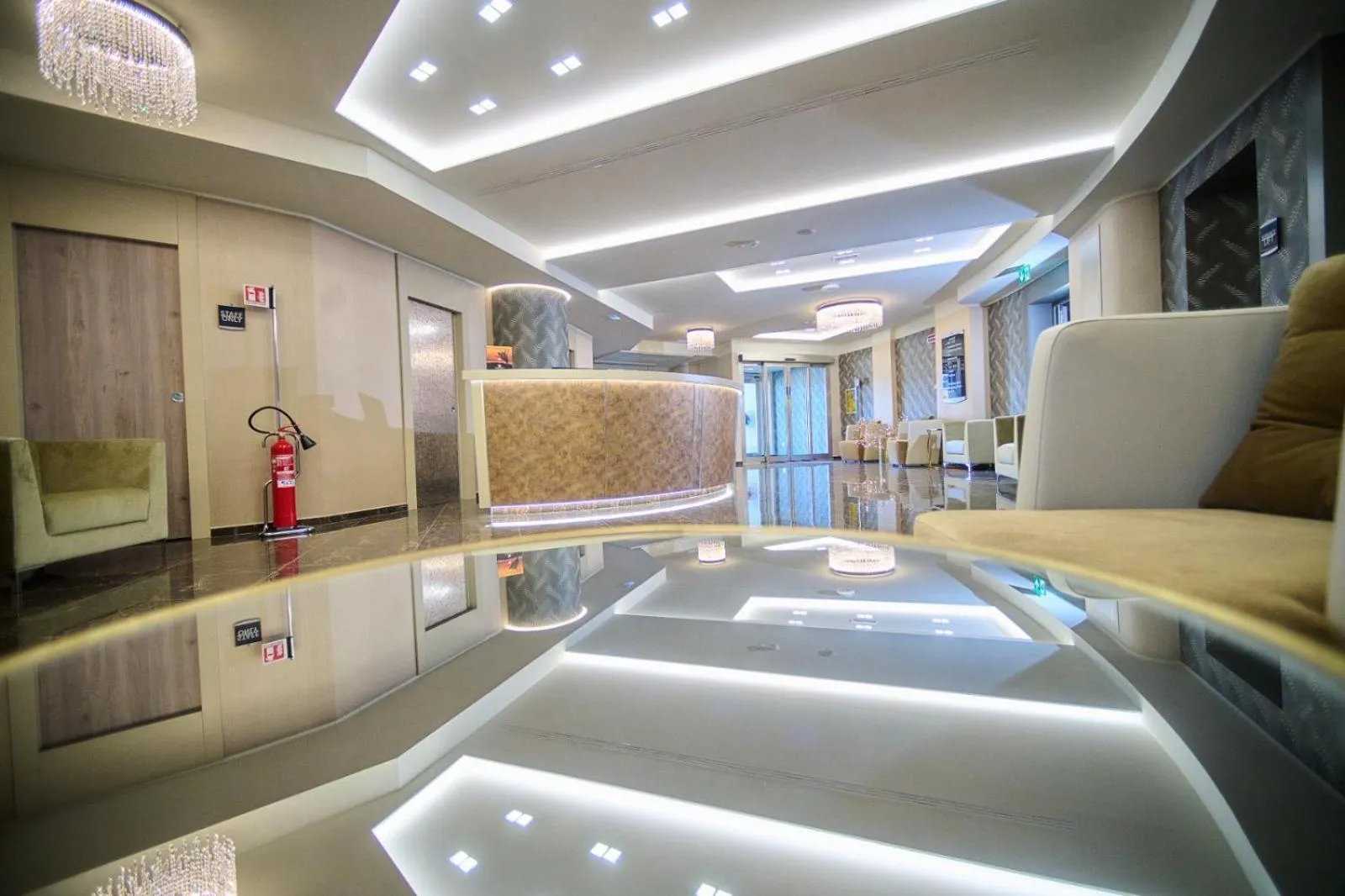 Lobby or reception in PARK HOTEL LE DUNE DI GIOVINO