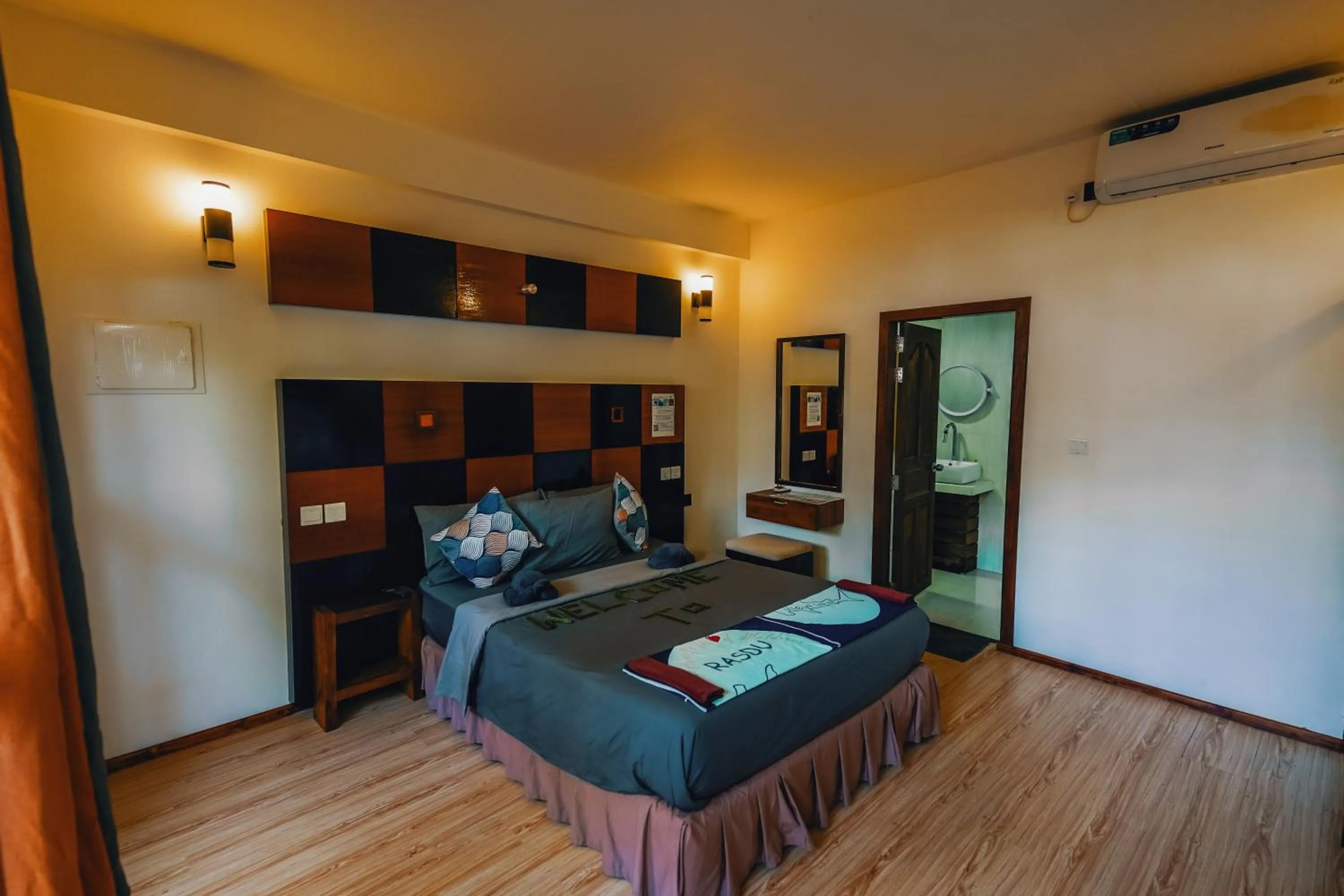 room service, Bed in Rasdu View Inn