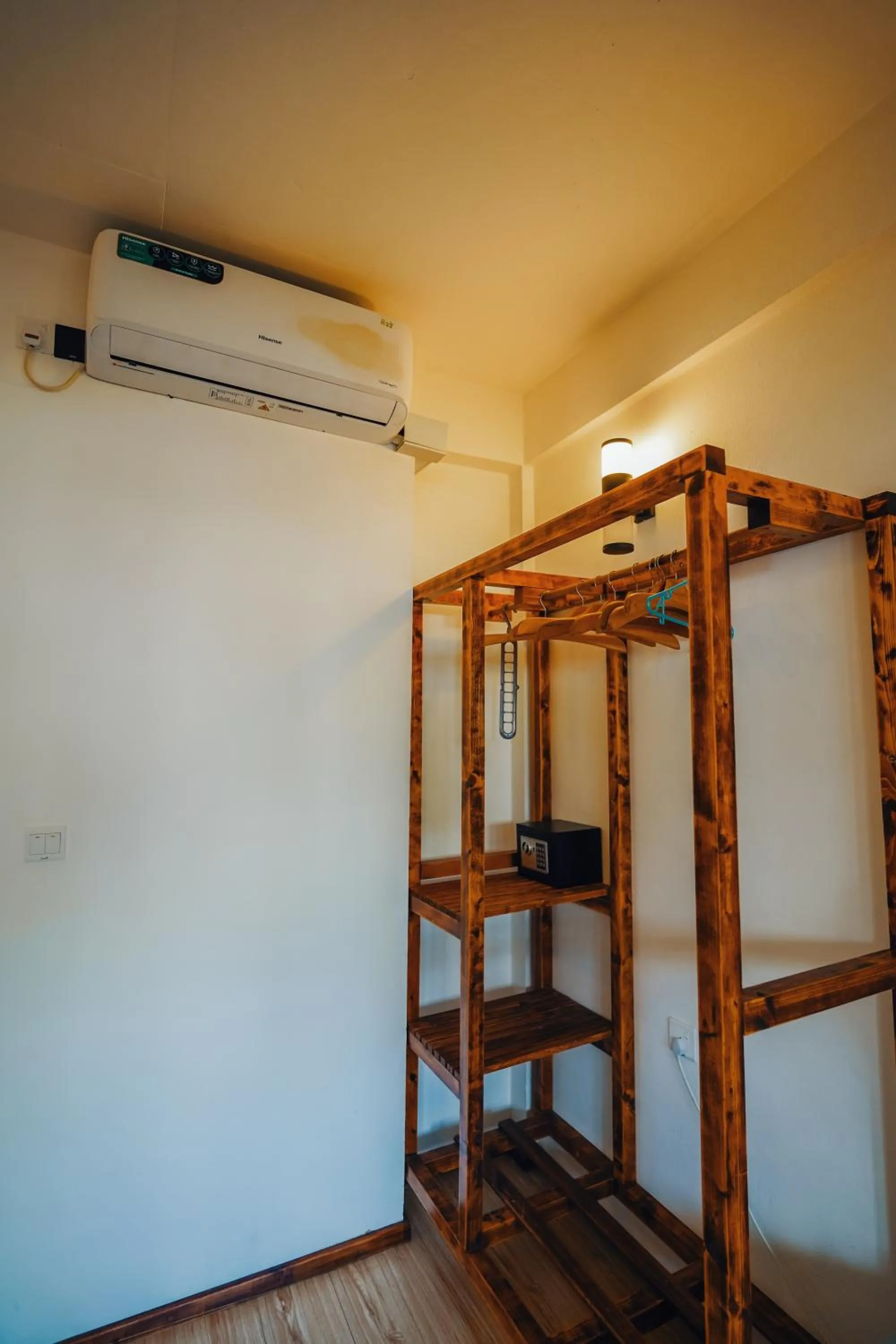 wardrobe in Rasdu View Inn