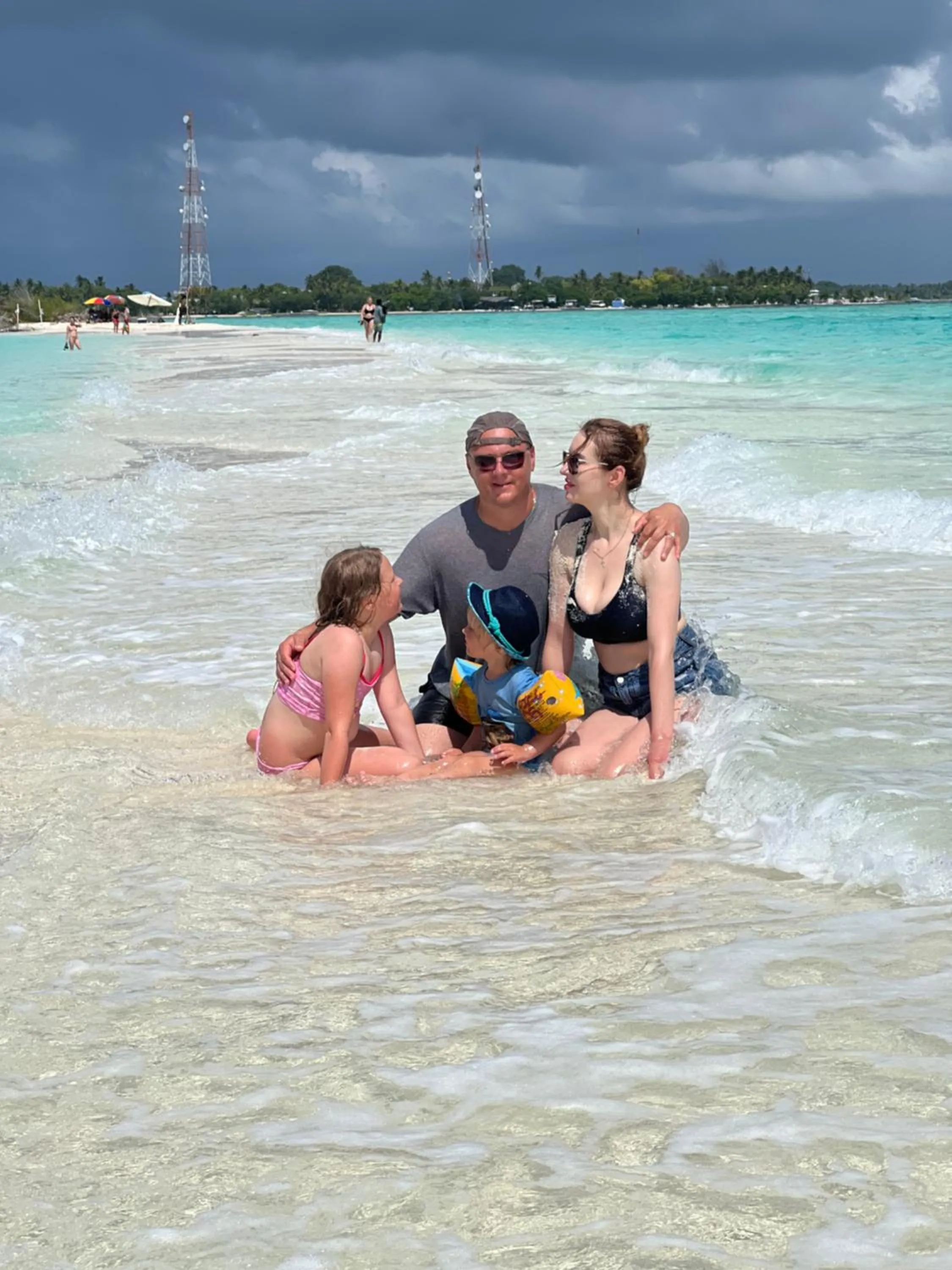 Family in Rasdu View Inn