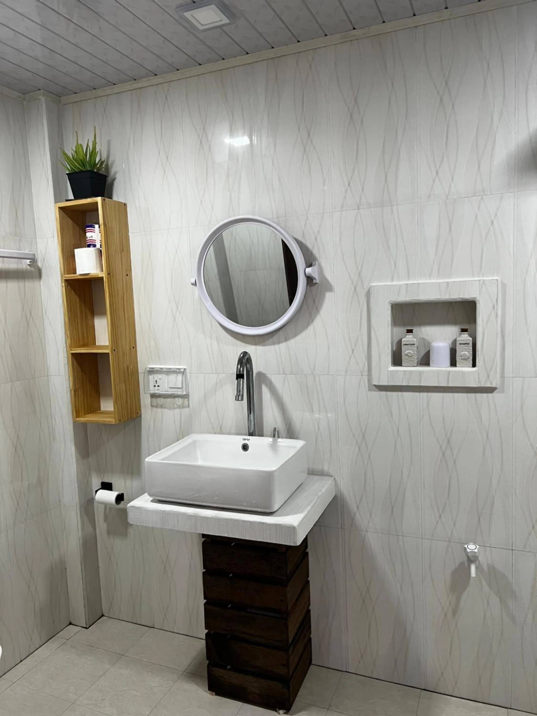 Toilet in Rasdu View Inn