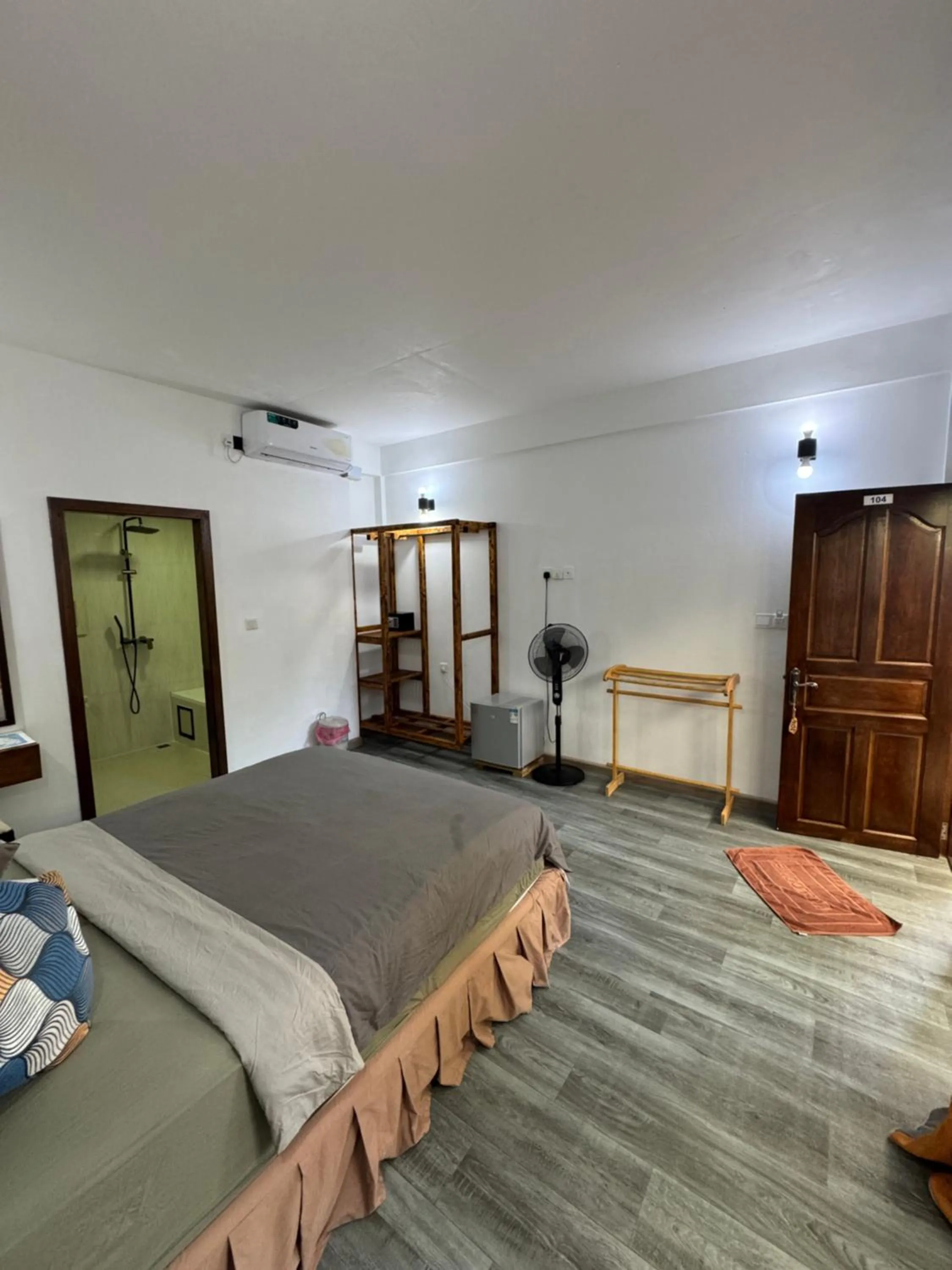 Property building, Bed in Rasdu View Inn