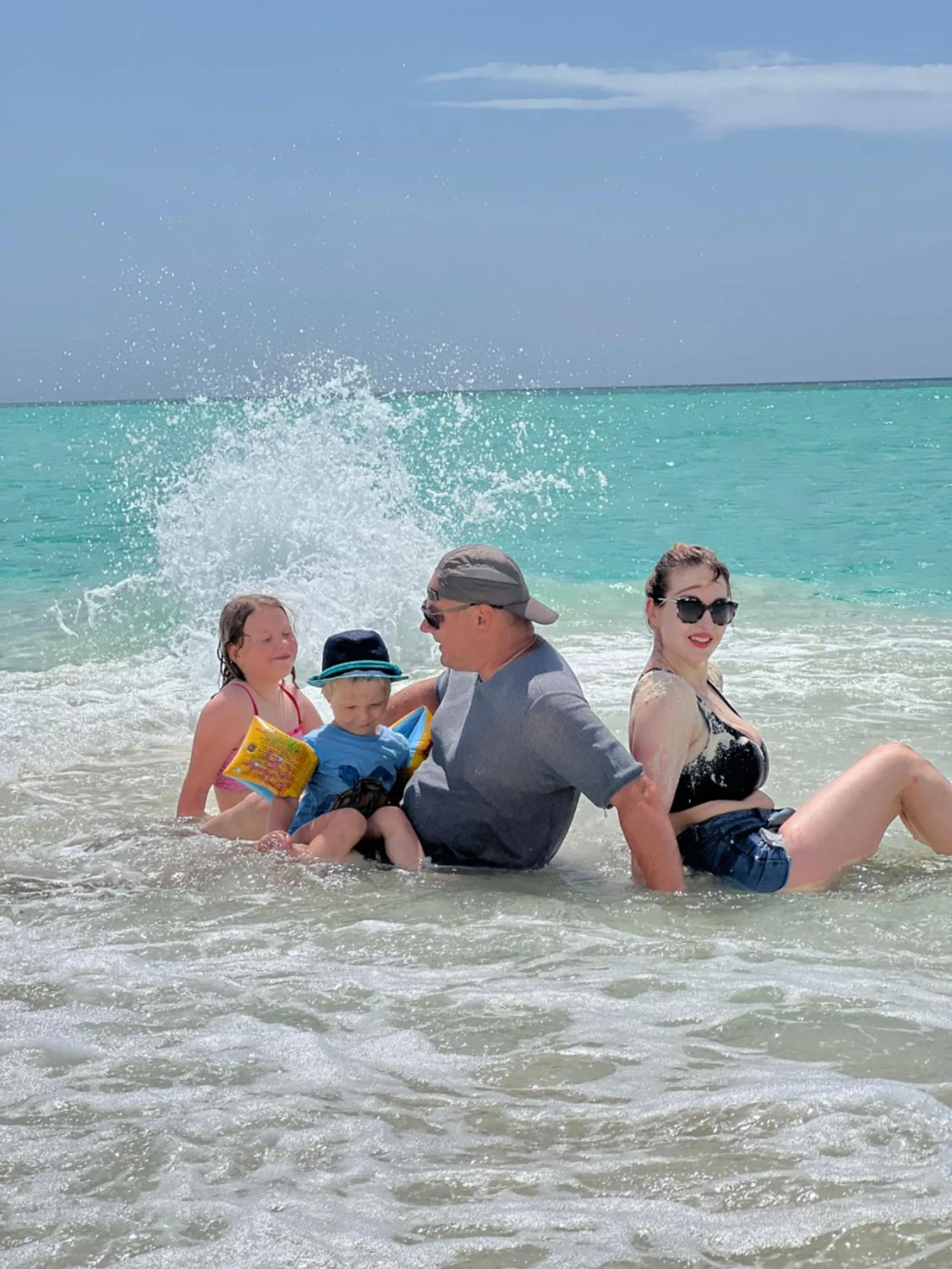 Family in Rasdu View Inn