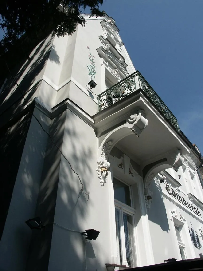 Facade/entrance in Edinburgh