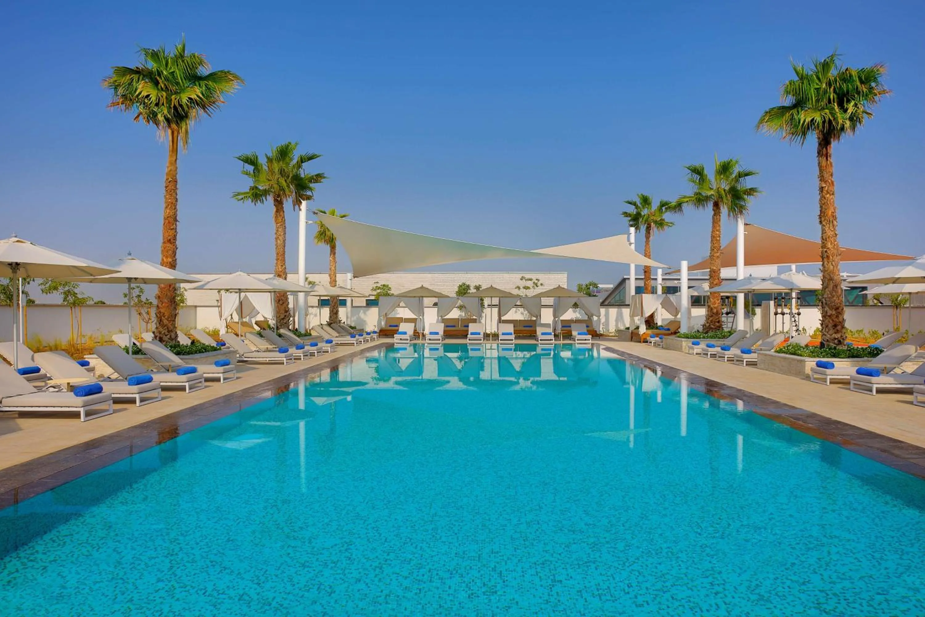 Swimming pool in Doubletree By Hilton Abu Dhabi Yas Island Residences