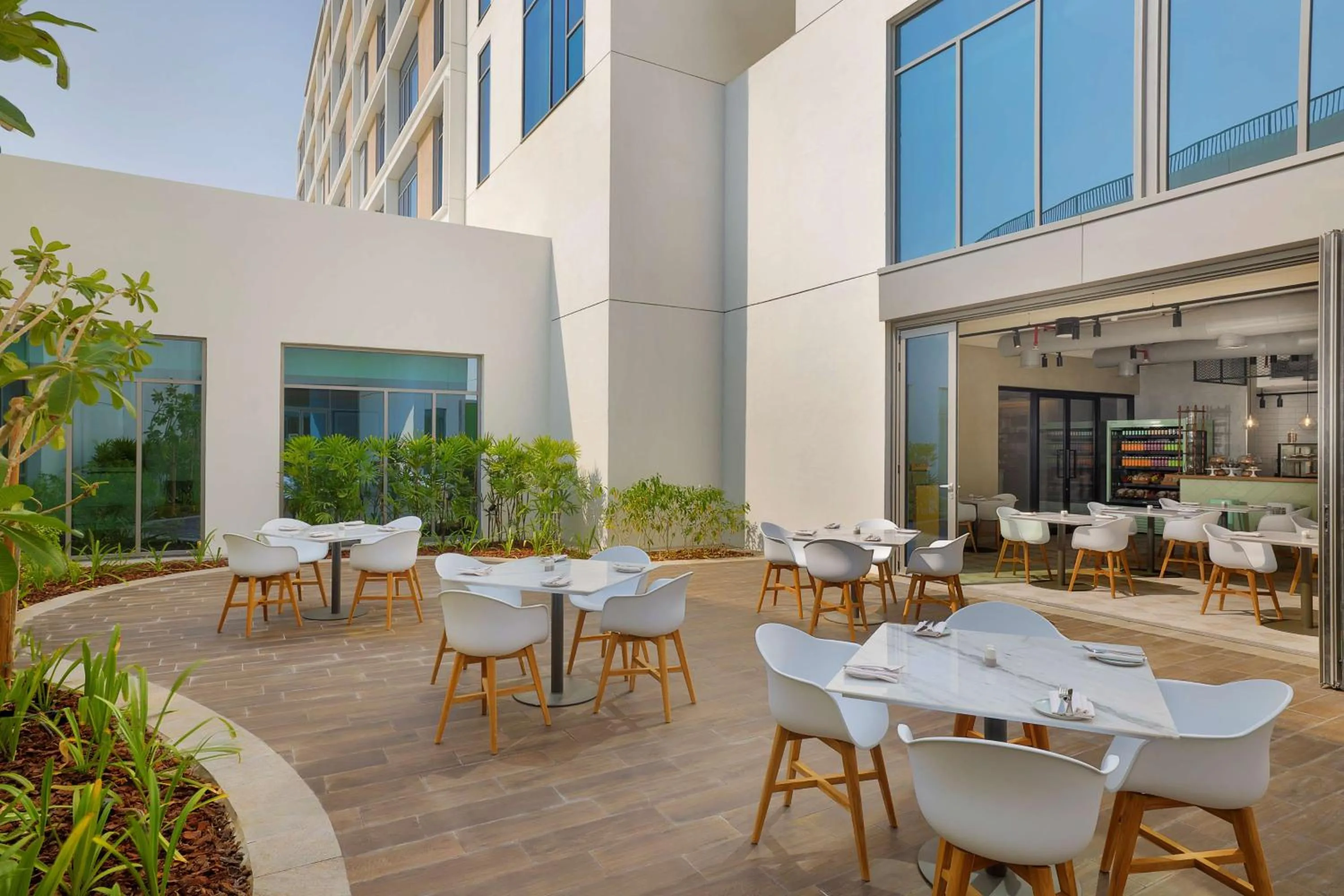 Restaurant/places to eat in Doubletree By Hilton Abu Dhabi Yas Island Residences