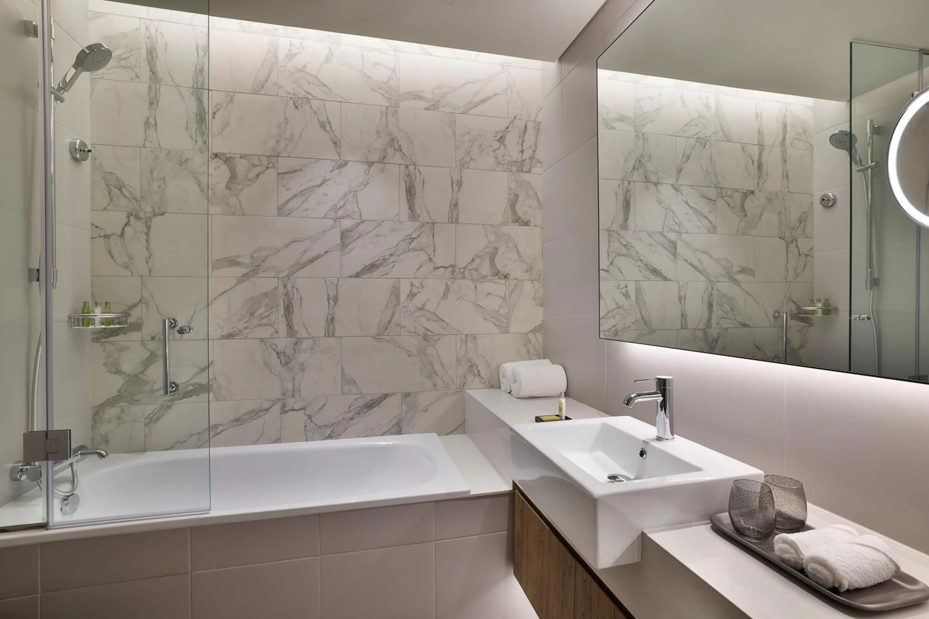 Toilet in Doubletree By Hilton Abu Dhabi Yas Island Residences