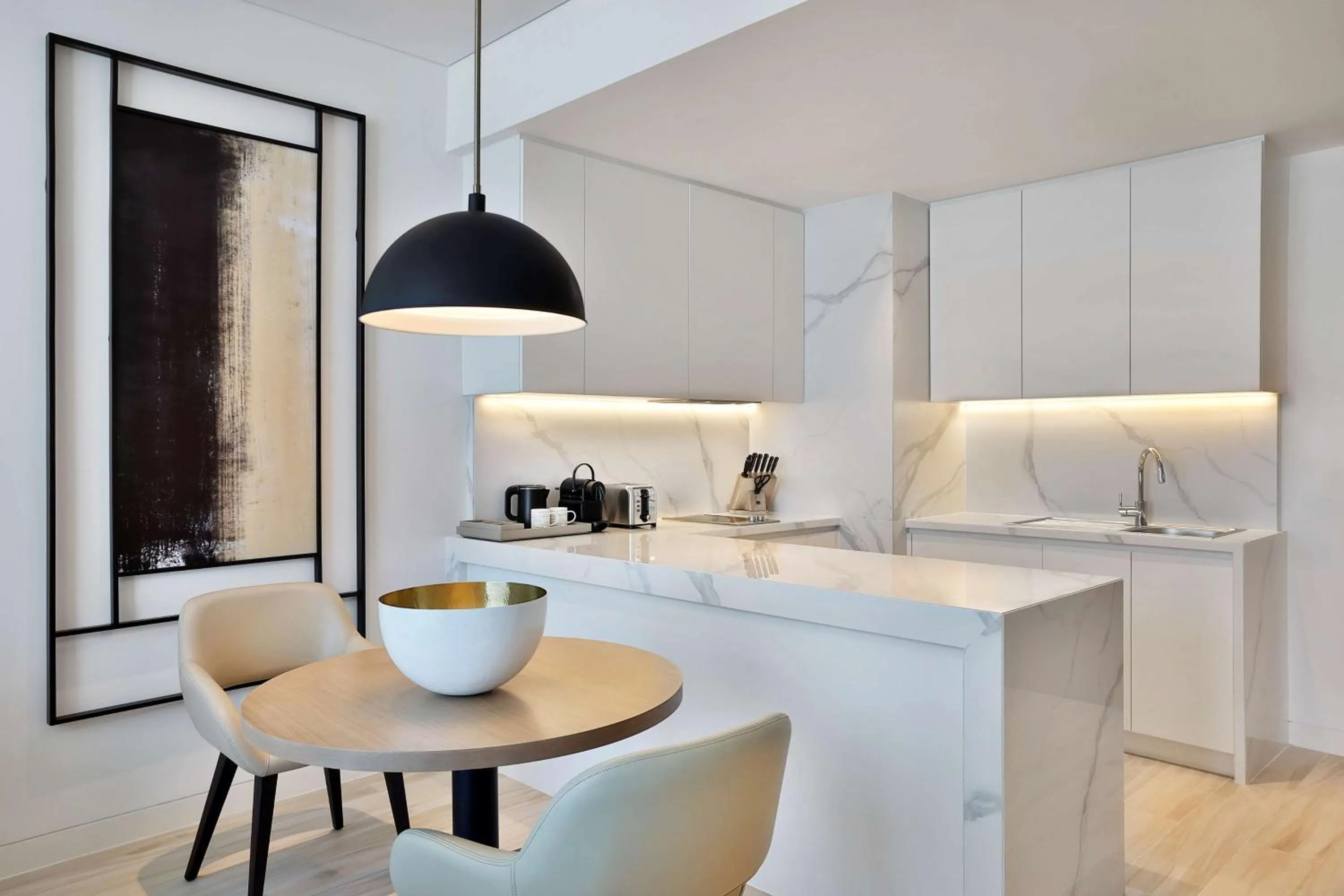 Kitchen or kitchenette in Doubletree By Hilton Abu Dhabi Yas Island Residences