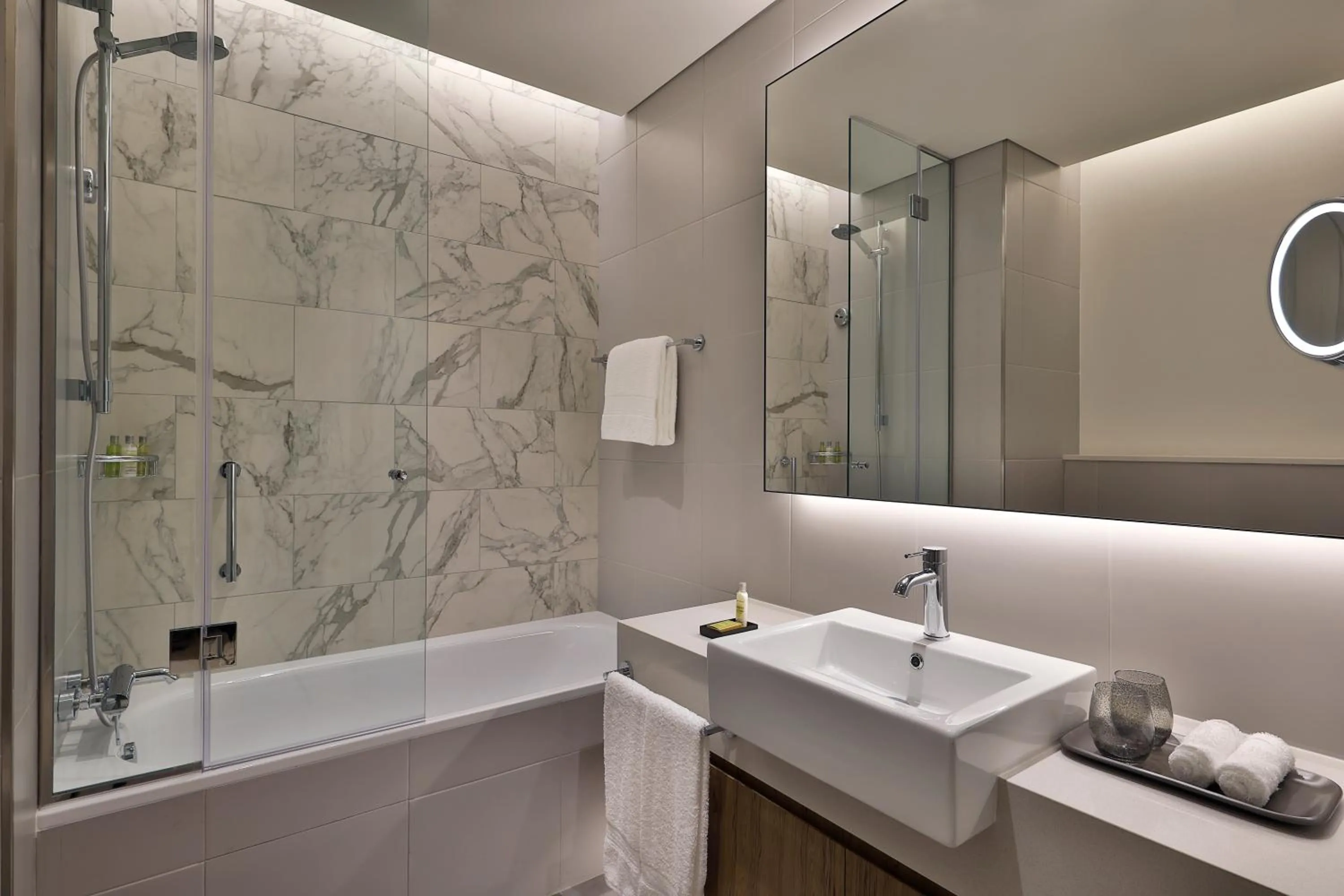 Toilet in Doubletree By Hilton Abu Dhabi Yas Island Residences