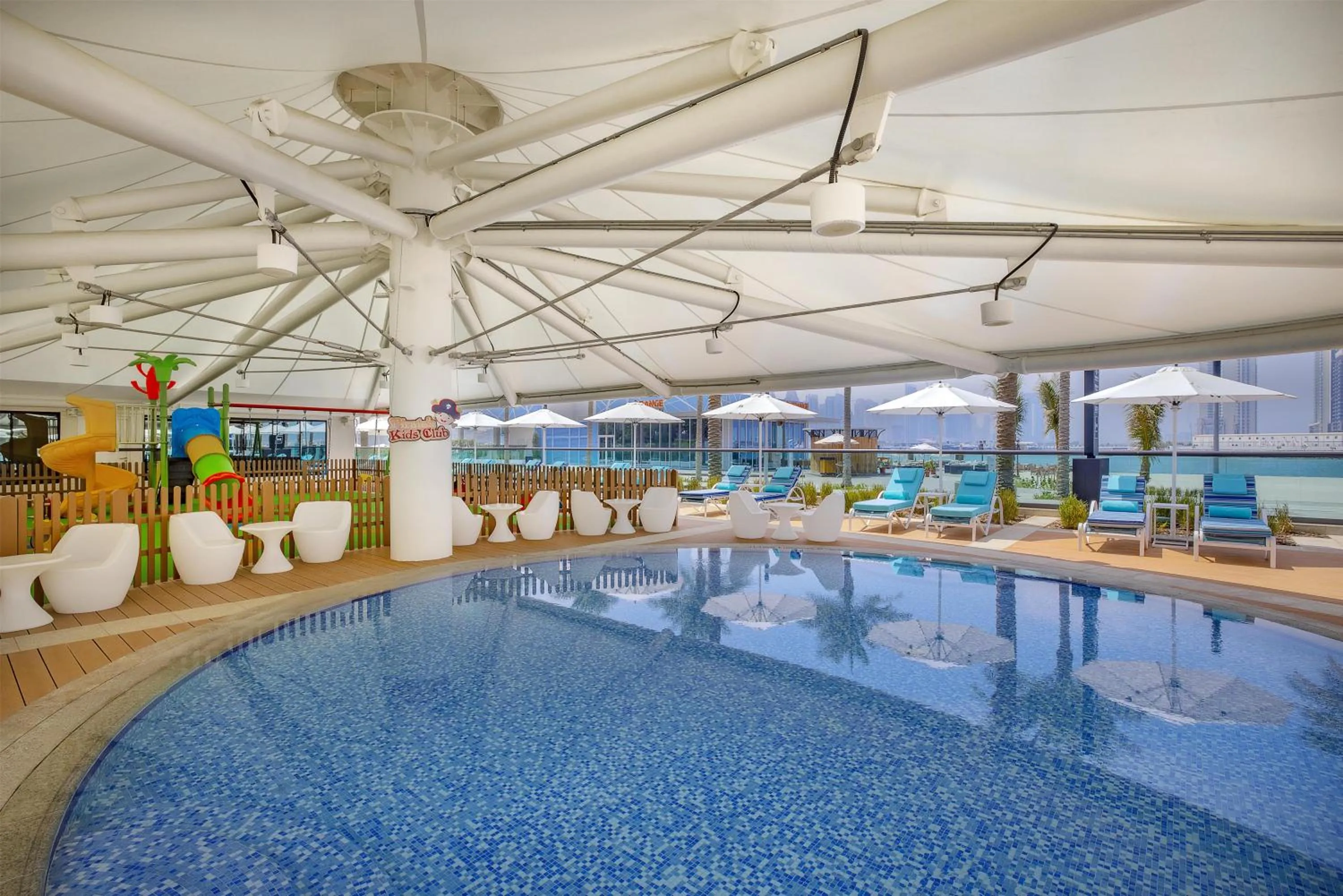 Pool view in Hilton Dubai Palm Jumeirah