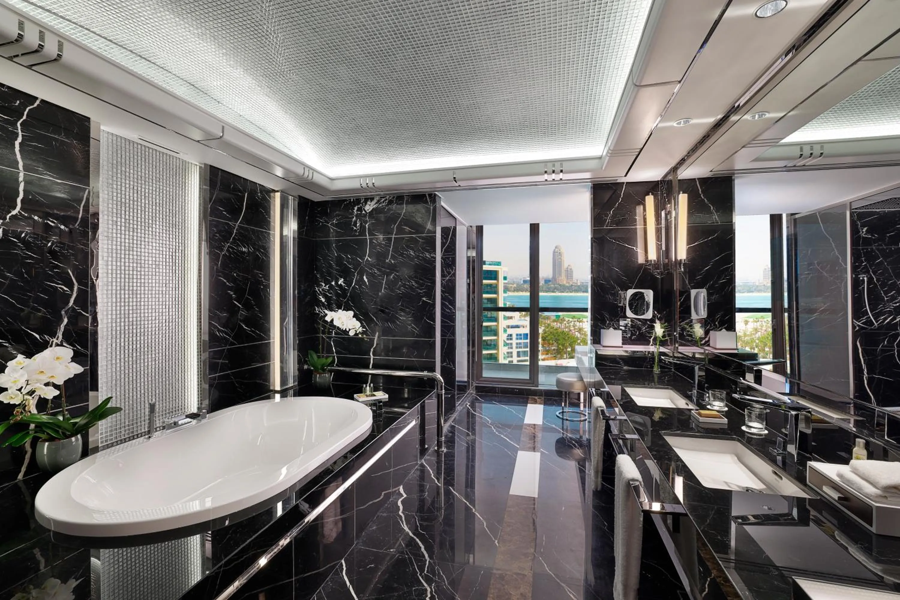 Bathroom in Hilton Dubai Palm Jumeirah