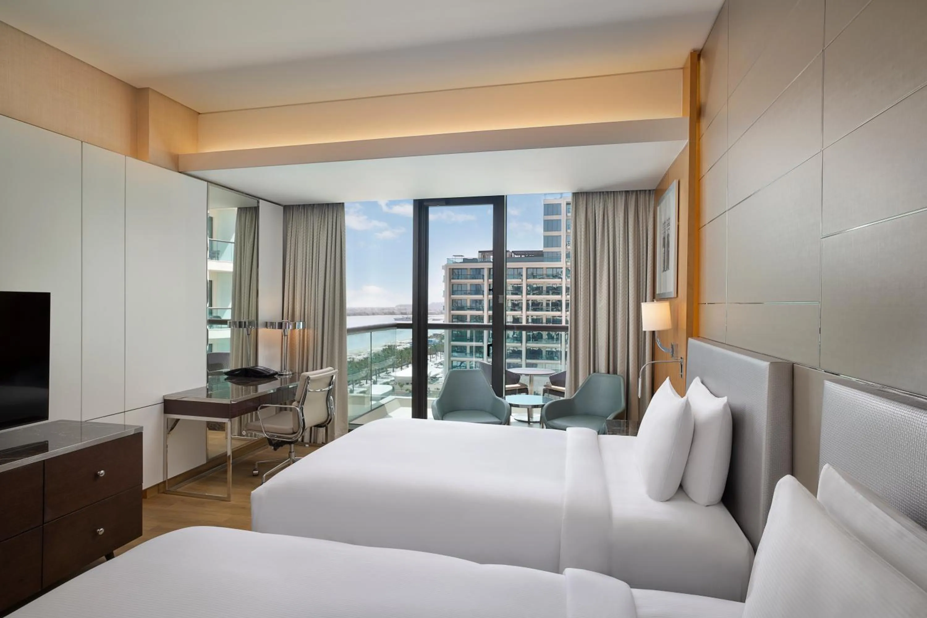 Bedroom, Bed in Hilton Dubai Palm Jumeirah