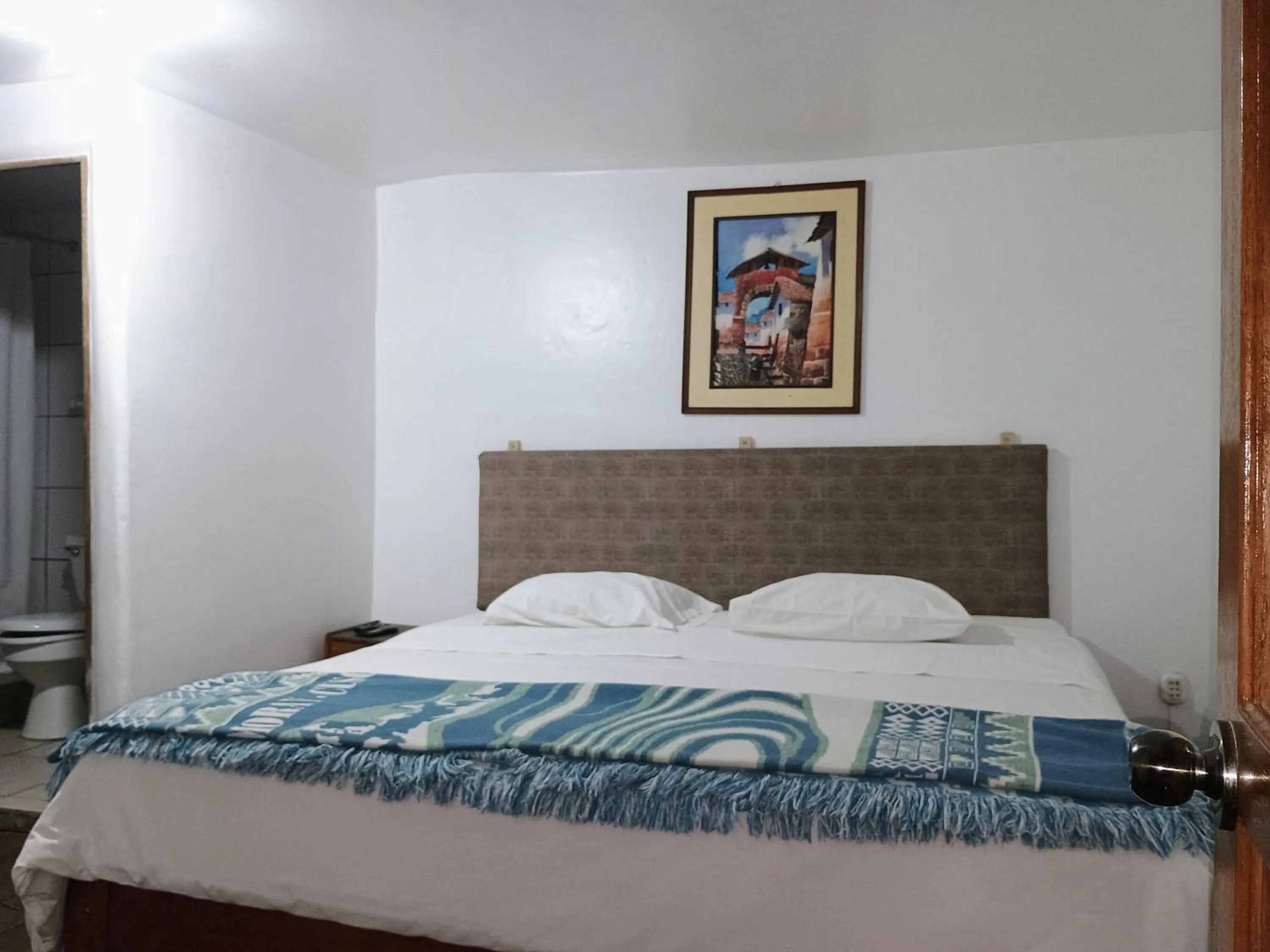 Bathroom, Bed in Posada Catama INN