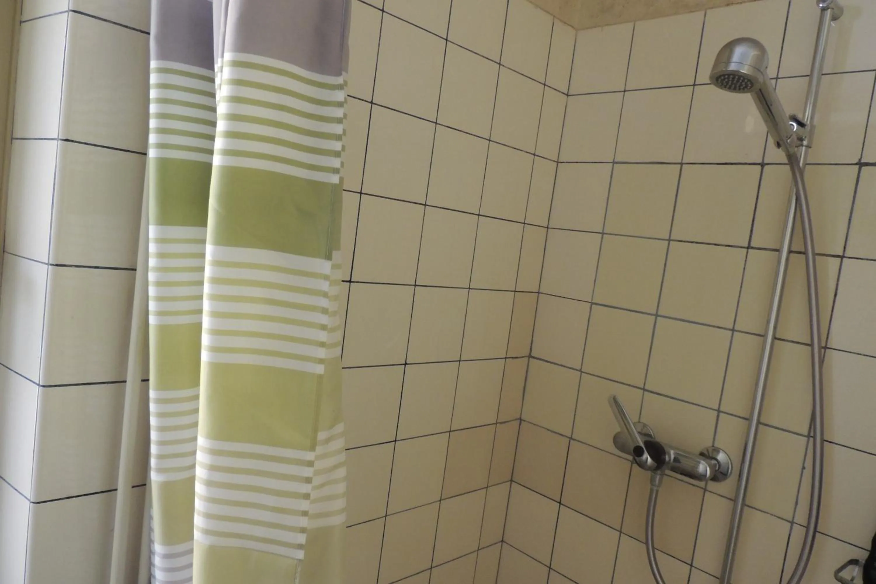 Bathroom in B&B Haus Schönstatt contactless- Check-In