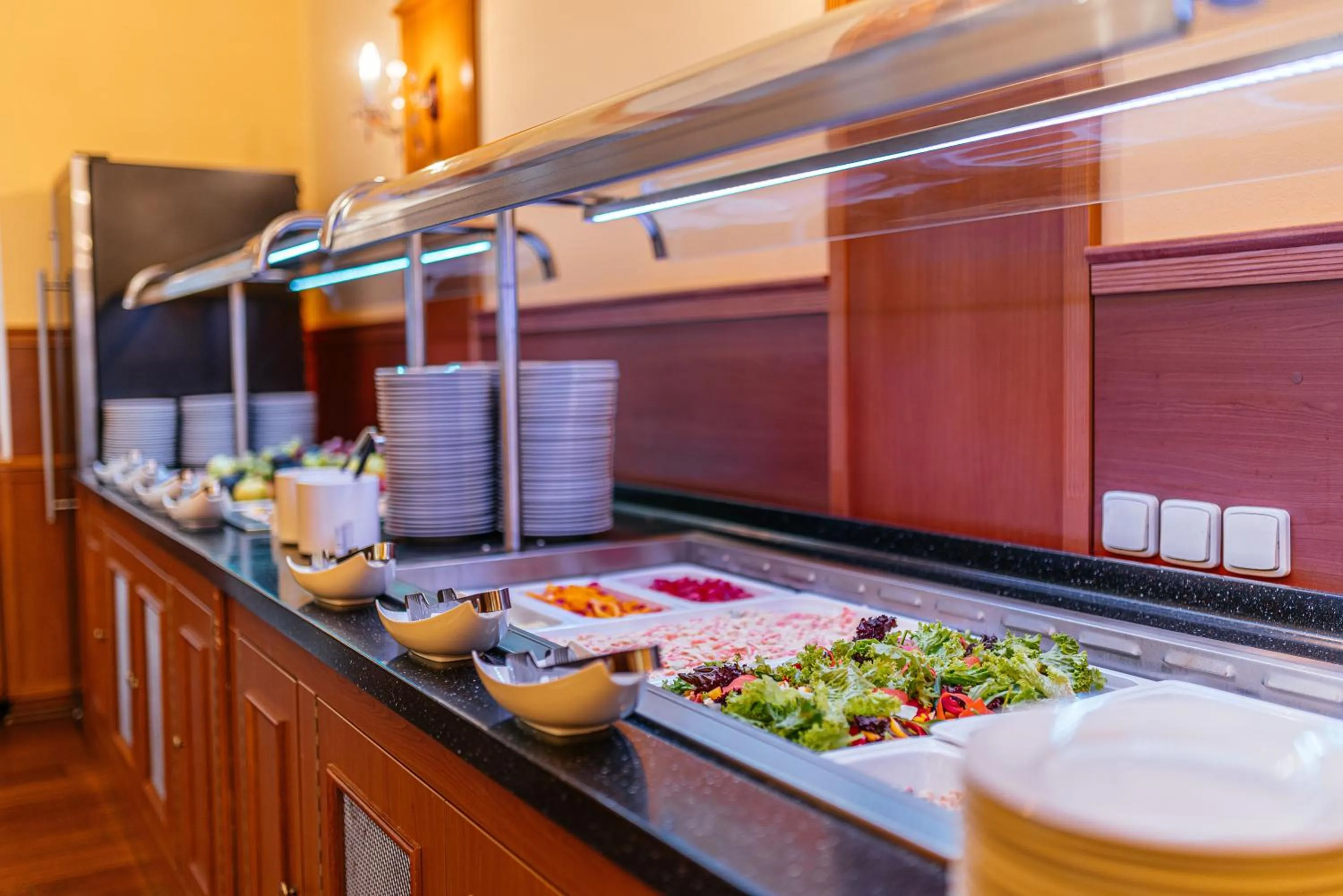 Restaurant/places to eat in Reitenberger Spa Medical