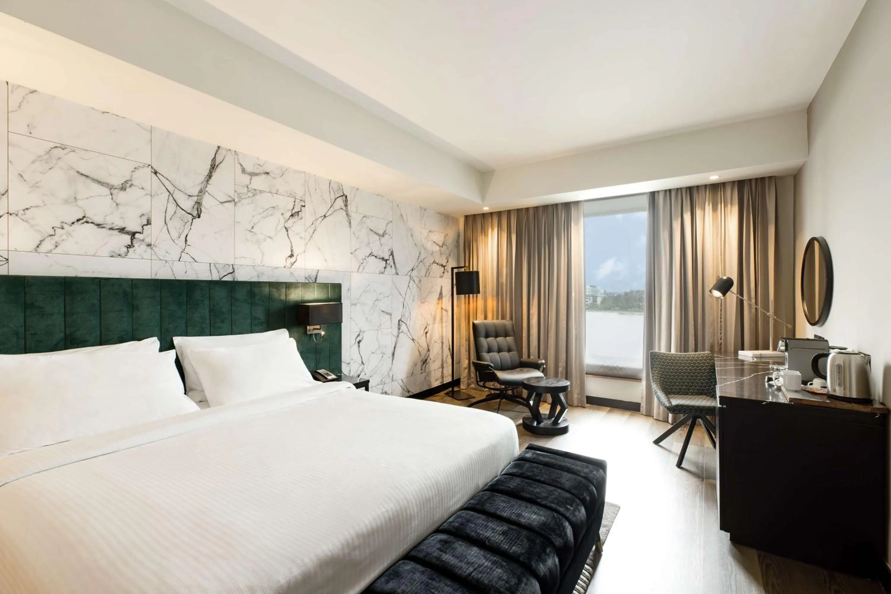 Photo of the whole room, Bed in Radisson Blu Anchorage Hotel