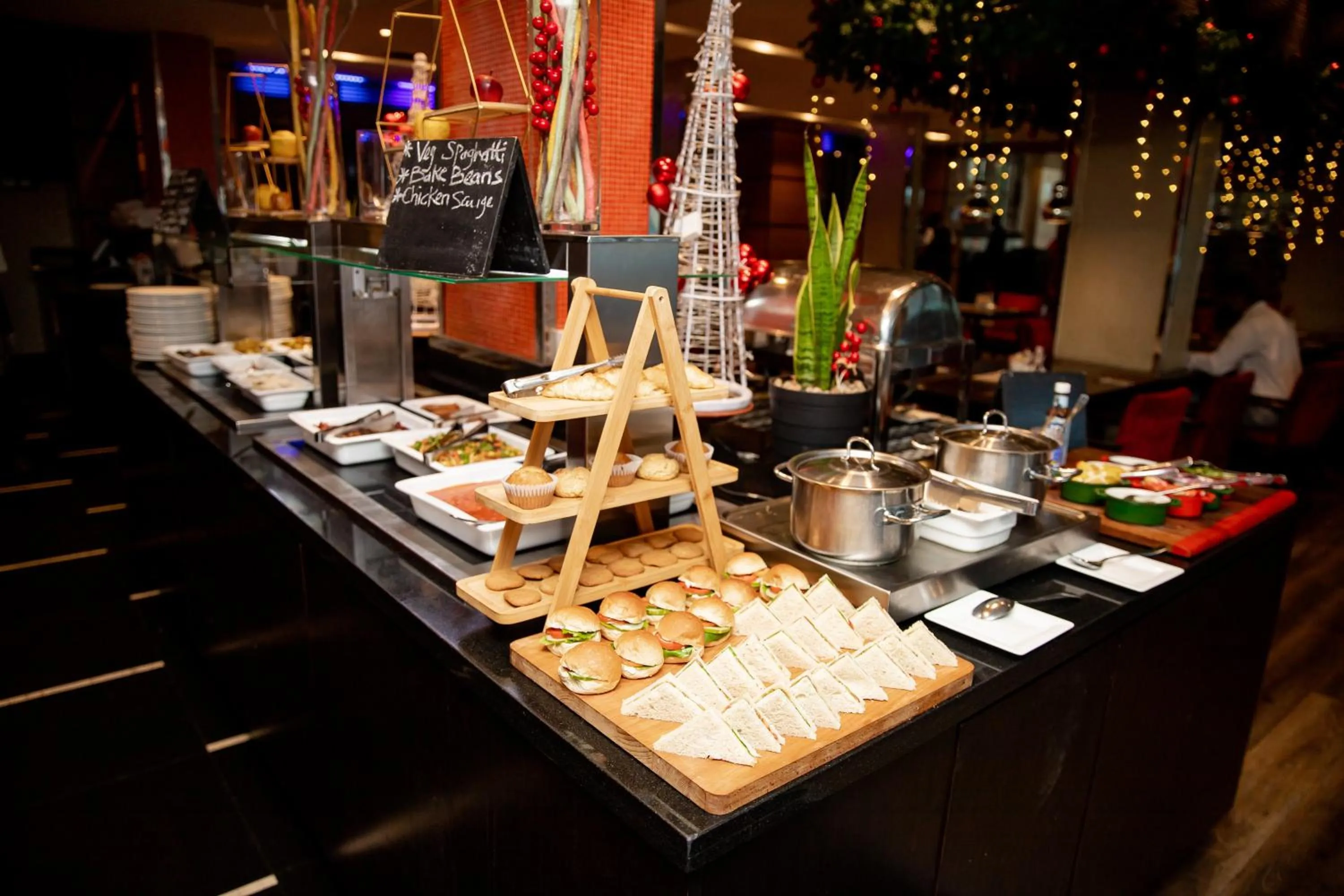 Buffet breakfast in Radisson Blu Anchorage Hotel