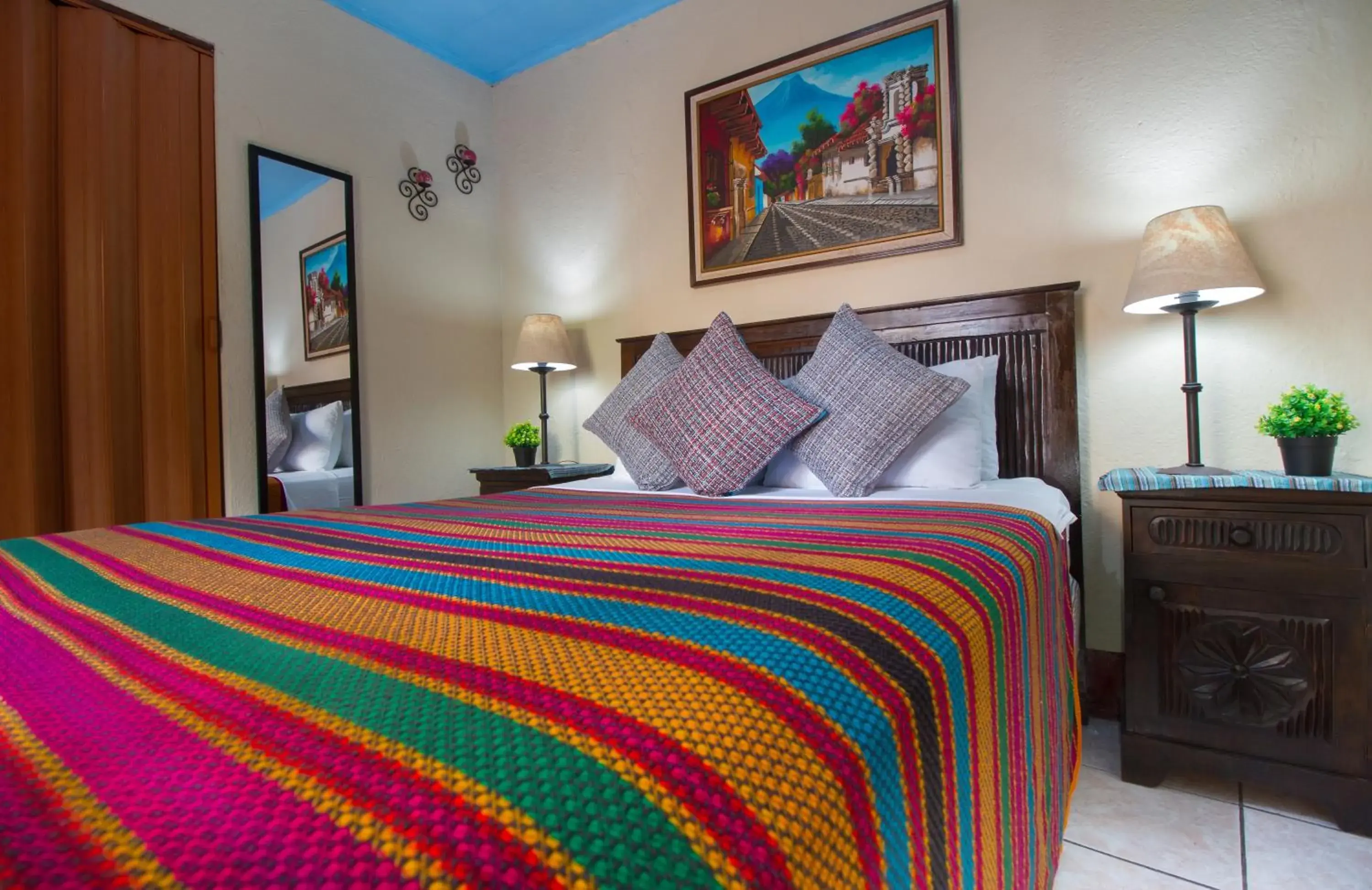 Double Room with Private Bathroom in Hostal Antigua Double Room with Private Bathroom in Hostal Antigua