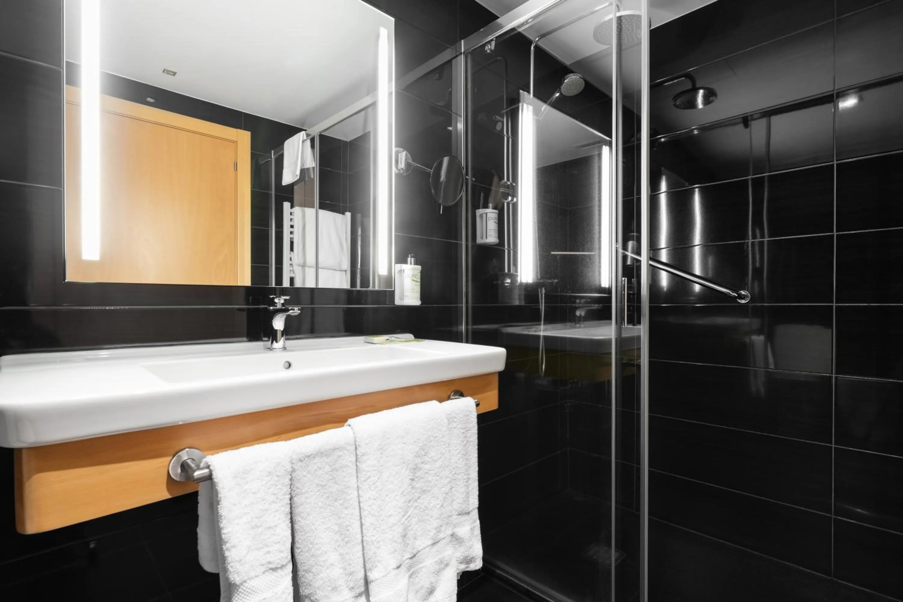 Toilet in Eurostars Blue Coruña