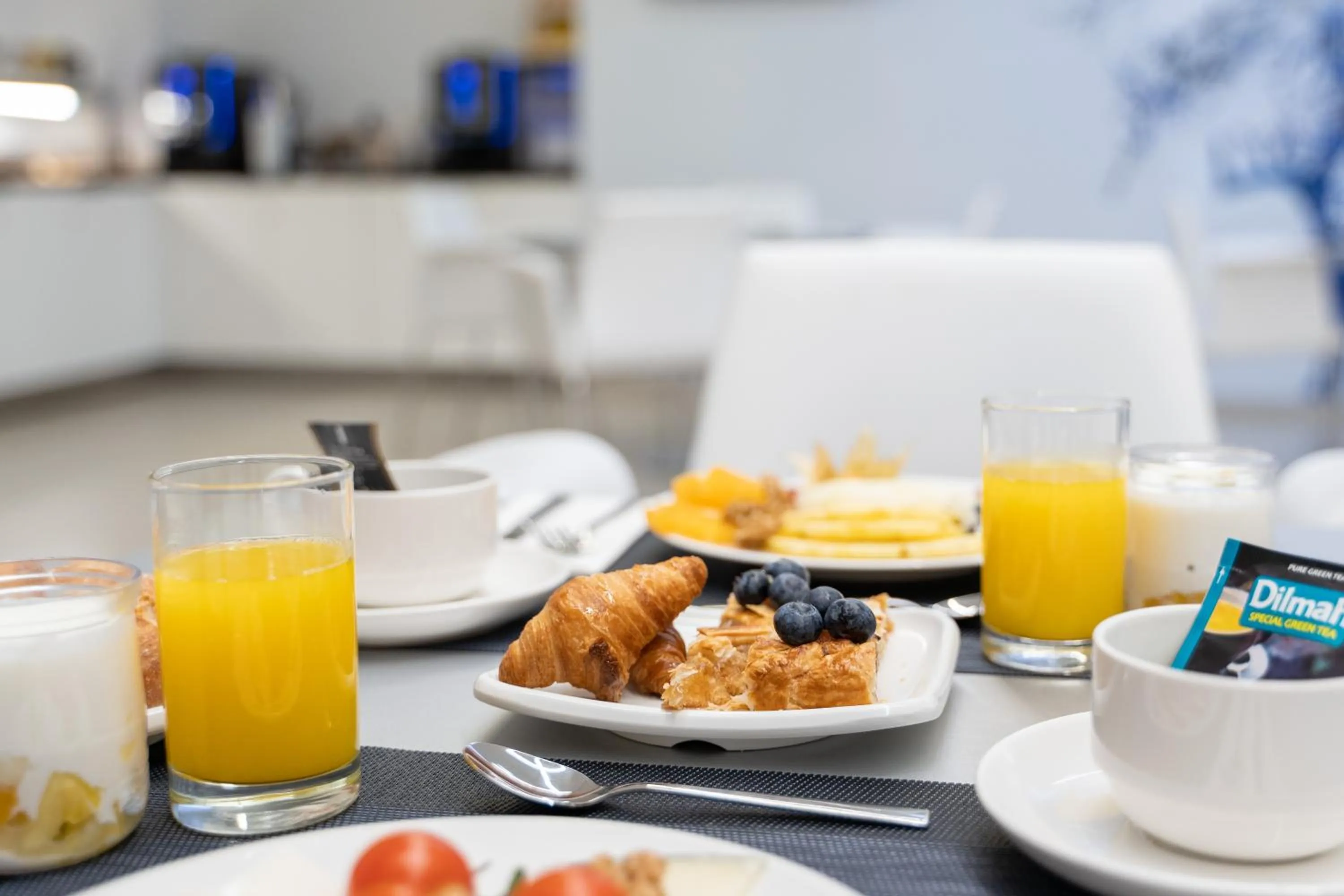 Food and drinks in Eurostars Blue Coruña