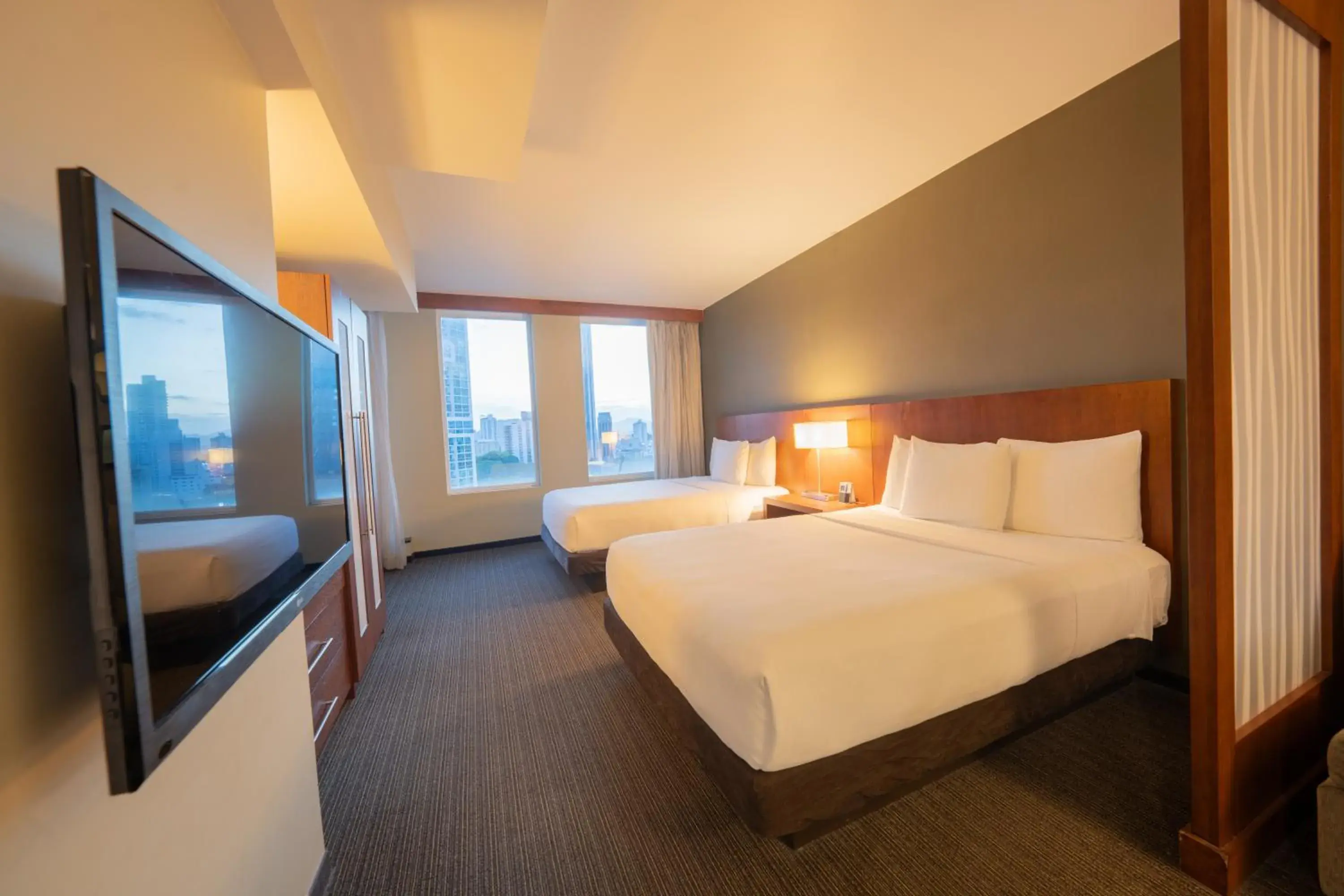 Deluxe King Room in MARINN PLACE Financial District Deluxe King Room in MARINN PLACE Financial District