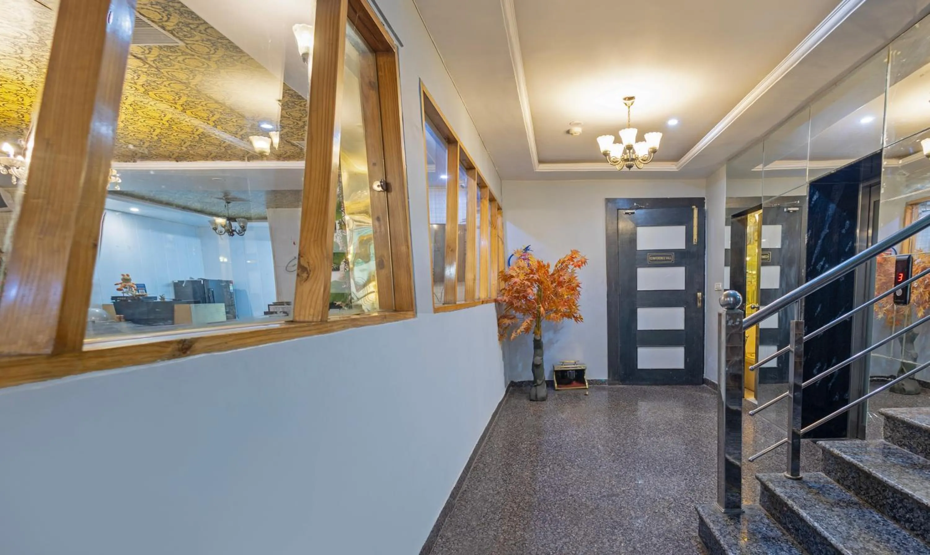 elevator in Treebo Shakuntalam, Near Lucknow Airport