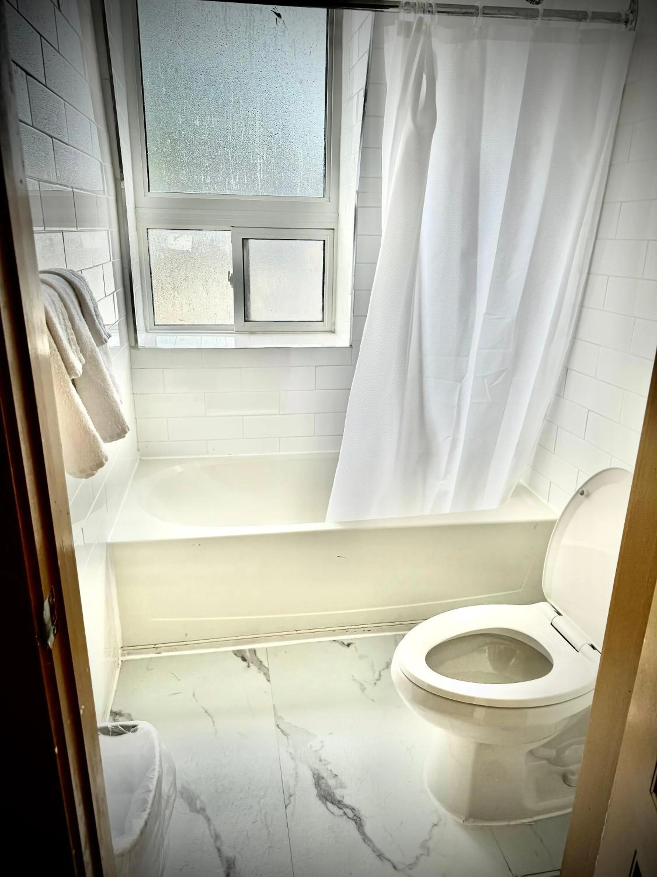 Shower in Royal Oak Inn